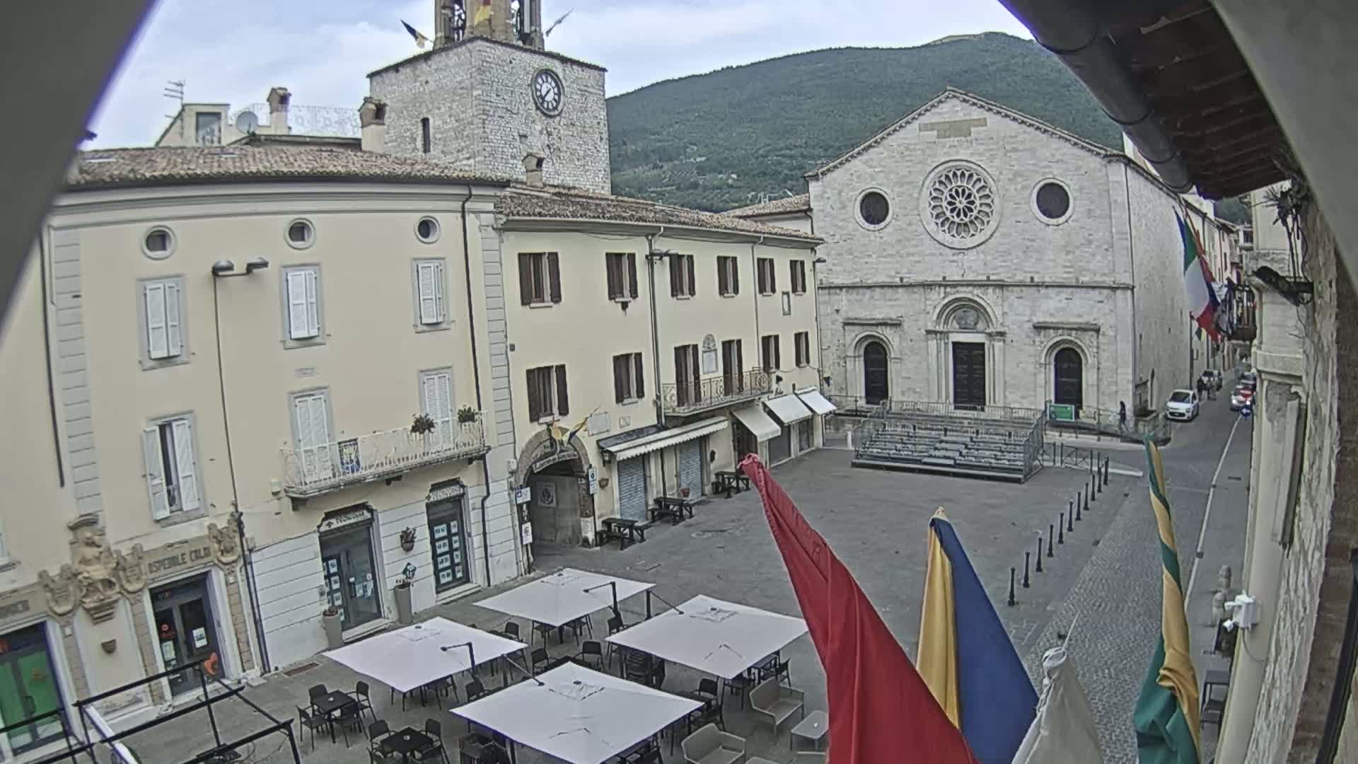 Gualdo Tadino Piazza Martiri della Libertà Square Live Cam - Perugia, Umbria, Italy