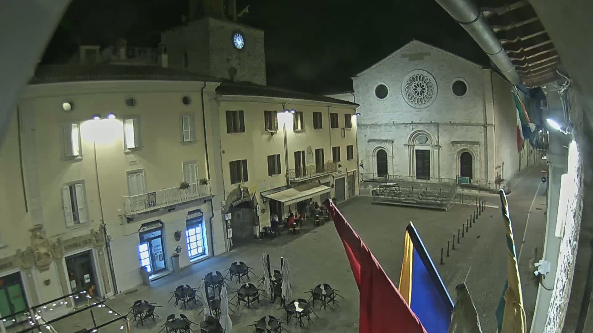 Gualdo Tadino Piazza Martiri della Libertà Square Live Cam - Perugia, Umbria, Italy