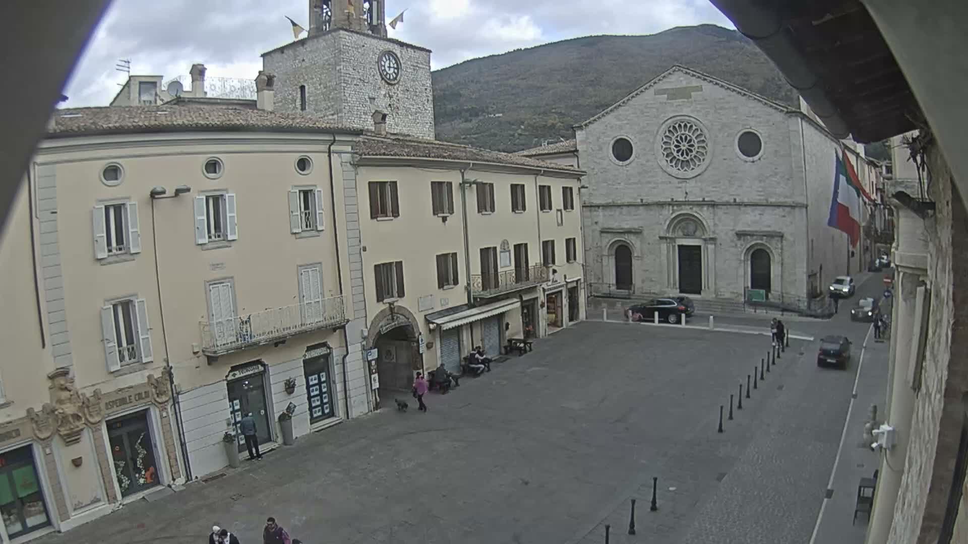 Gualdo Tadino Piazza Martiri della Libertà Square Live Cam - Perugia, Umbria, Italy