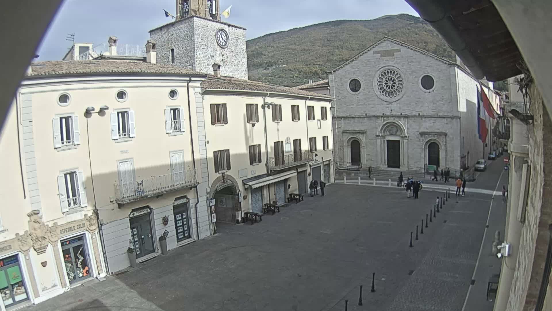 Gualdo Tadino Piazza Martiri della Libertà Square Live Cam - Perugia, Umbria, Italy