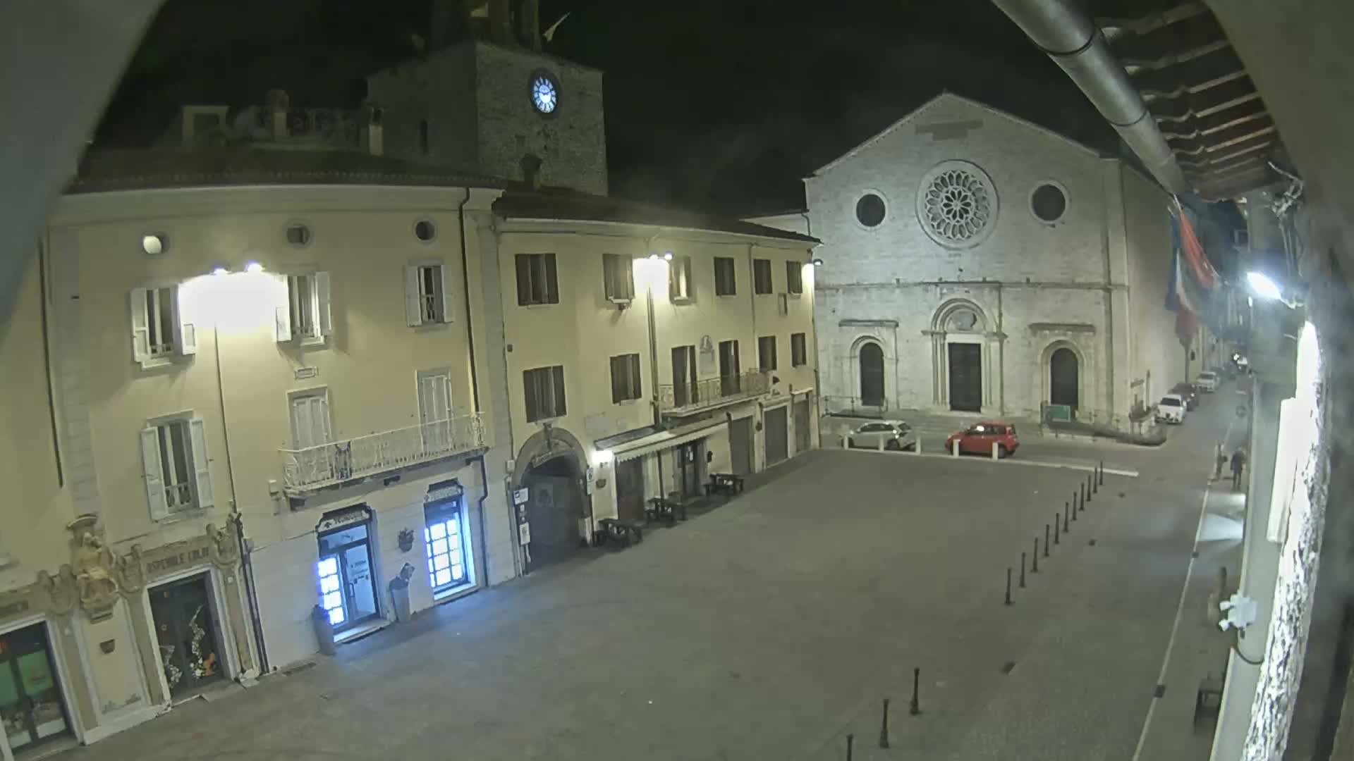 Gualdo Tadino Piazza Martiri della Libertà Square Live Cam - Perugia, Umbria, Italy