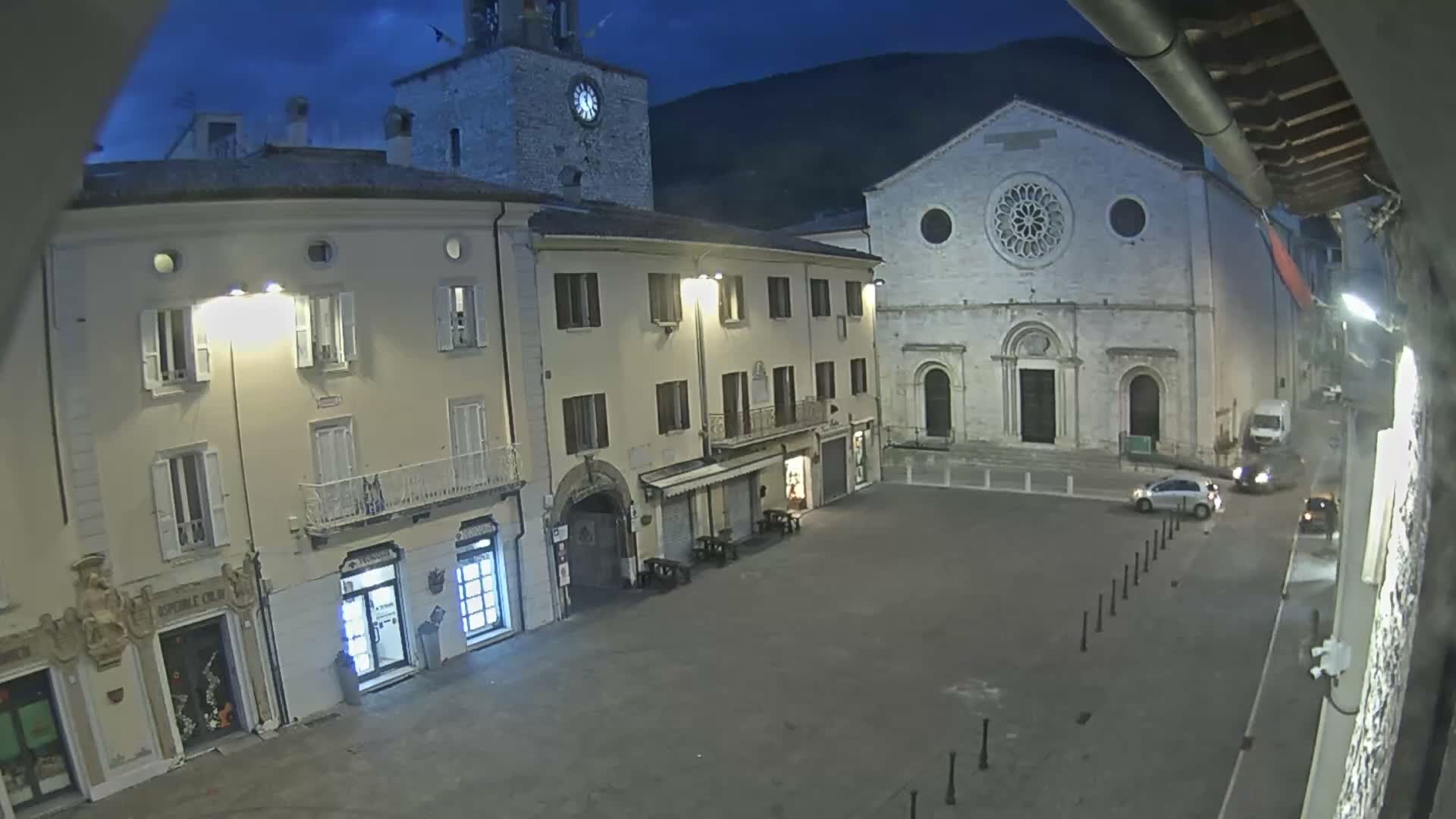 Gualdo Tadino Piazza Martiri della Libertà Square Live Cam - Perugia, Umbria, Italy