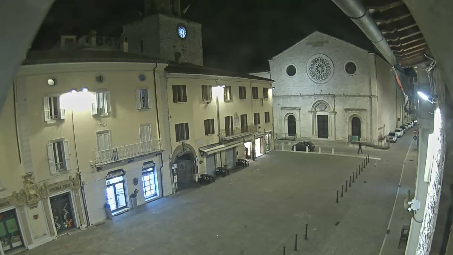 Gualdo Tadino Piazza Martiri della Libertà Square Live Cam - Perugia, Umbria, Italy