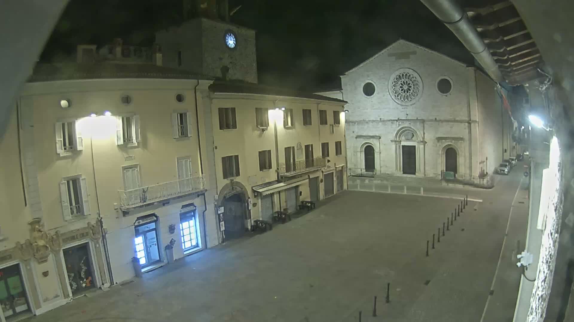 Gualdo Tadino Piazza Martiri della Libertà Square Live Cam - Perugia, Umbria, Italy
