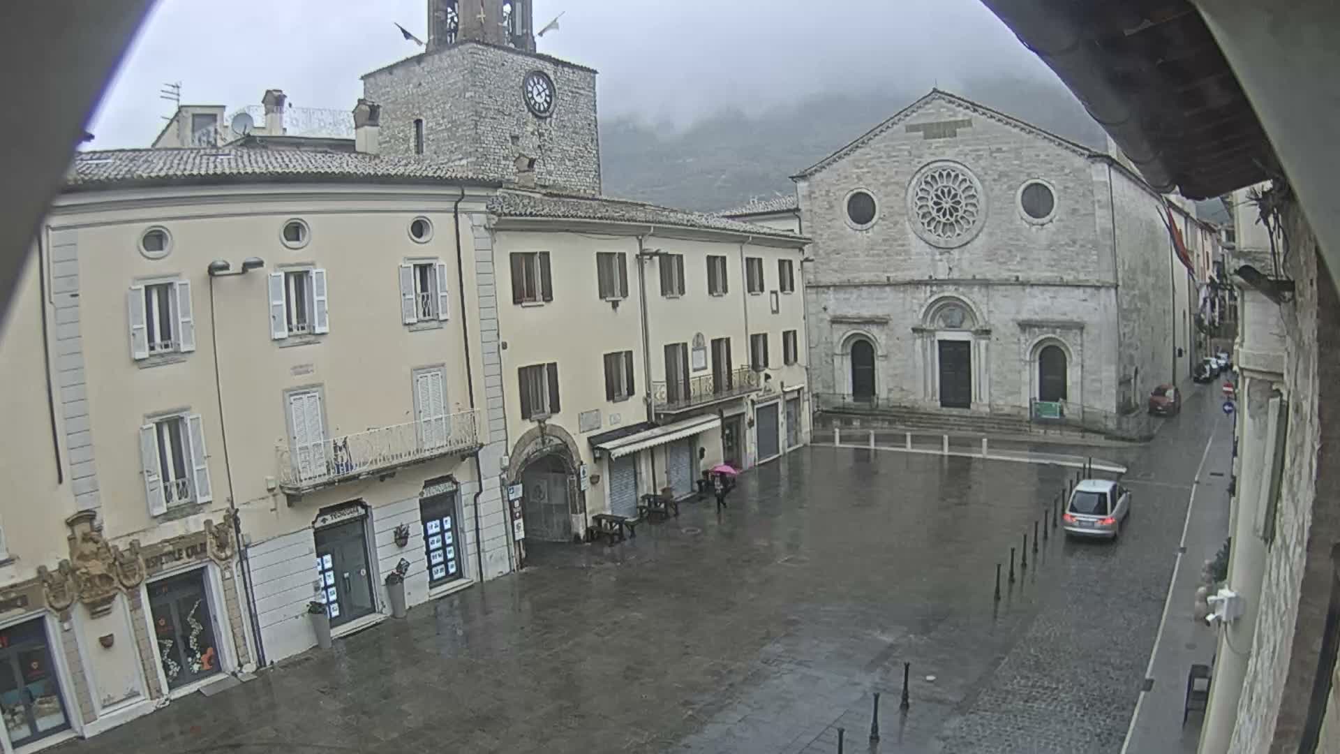 Gualdo Tadino Piazza Martiri della Libertà Square Live Cam - Perugia, Umbria, Italy