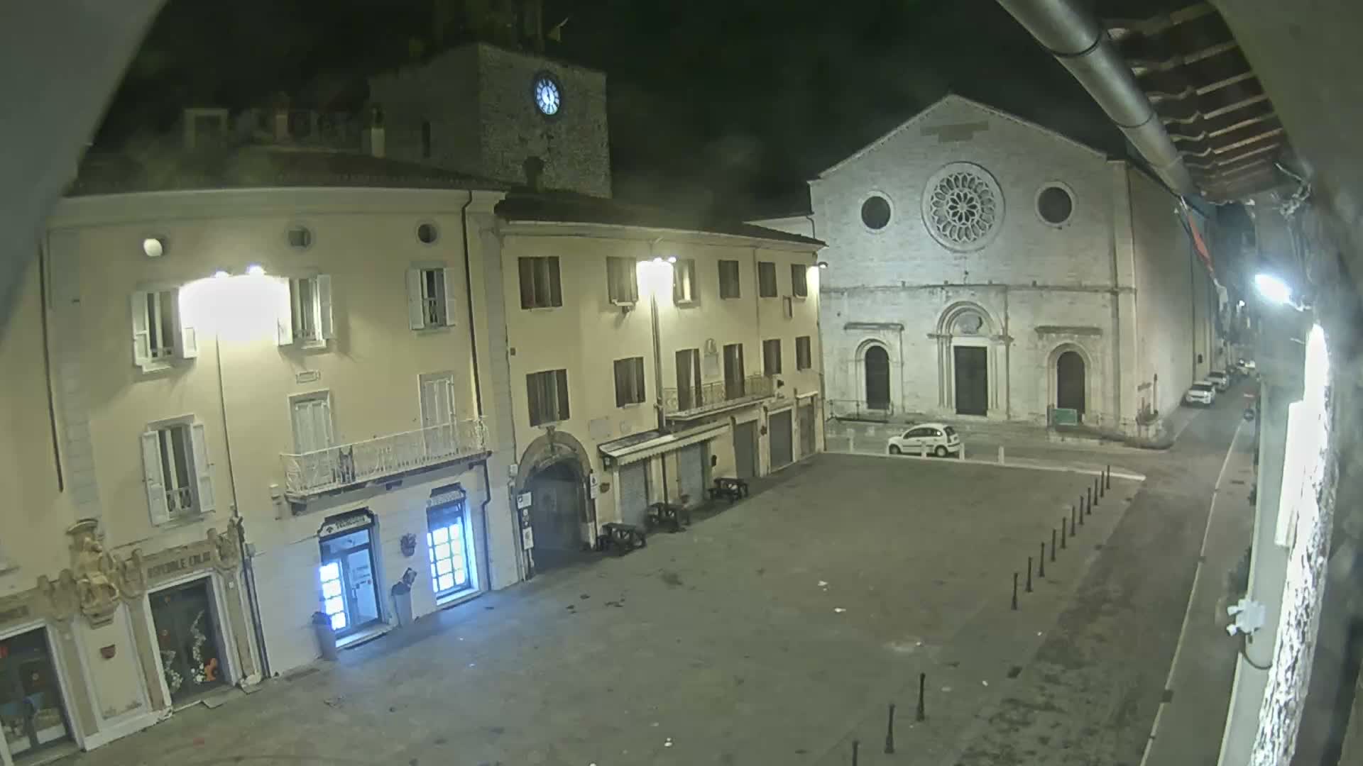 Gualdo Tadino Piazza Martiri della Libertà Square Live Cam - Perugia, Umbria, Italy