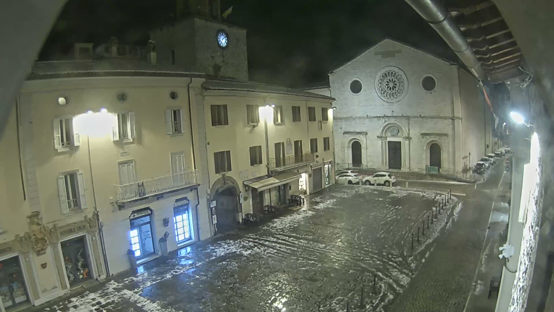 Gualdo Tadino Piazza Martiri della Libertà Square Live Cam - Perugia, Umbria, Italy