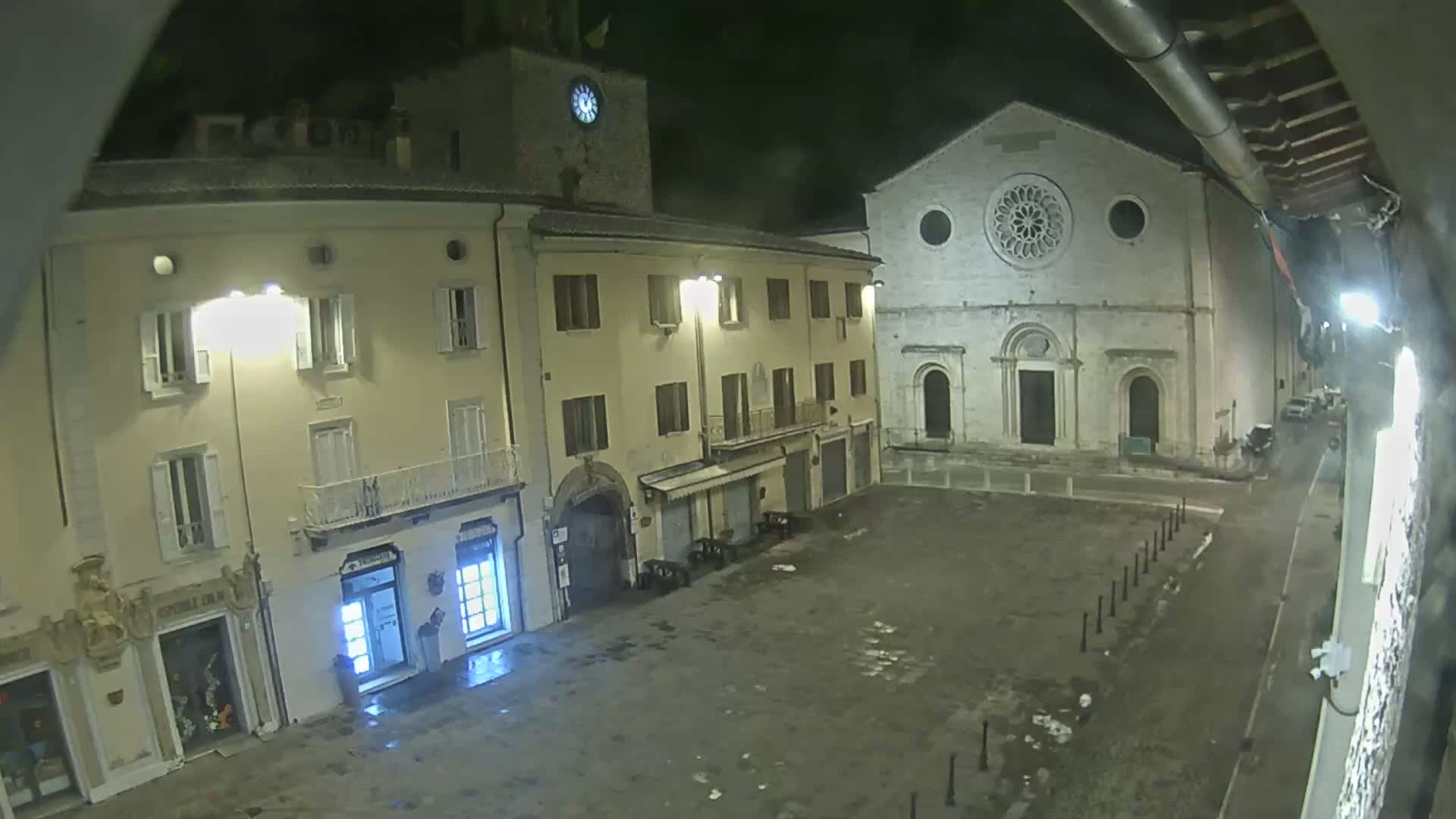 Gualdo Tadino Piazza Martiri della Libertà Square Live Cam - Perugia, Umbria, Italy