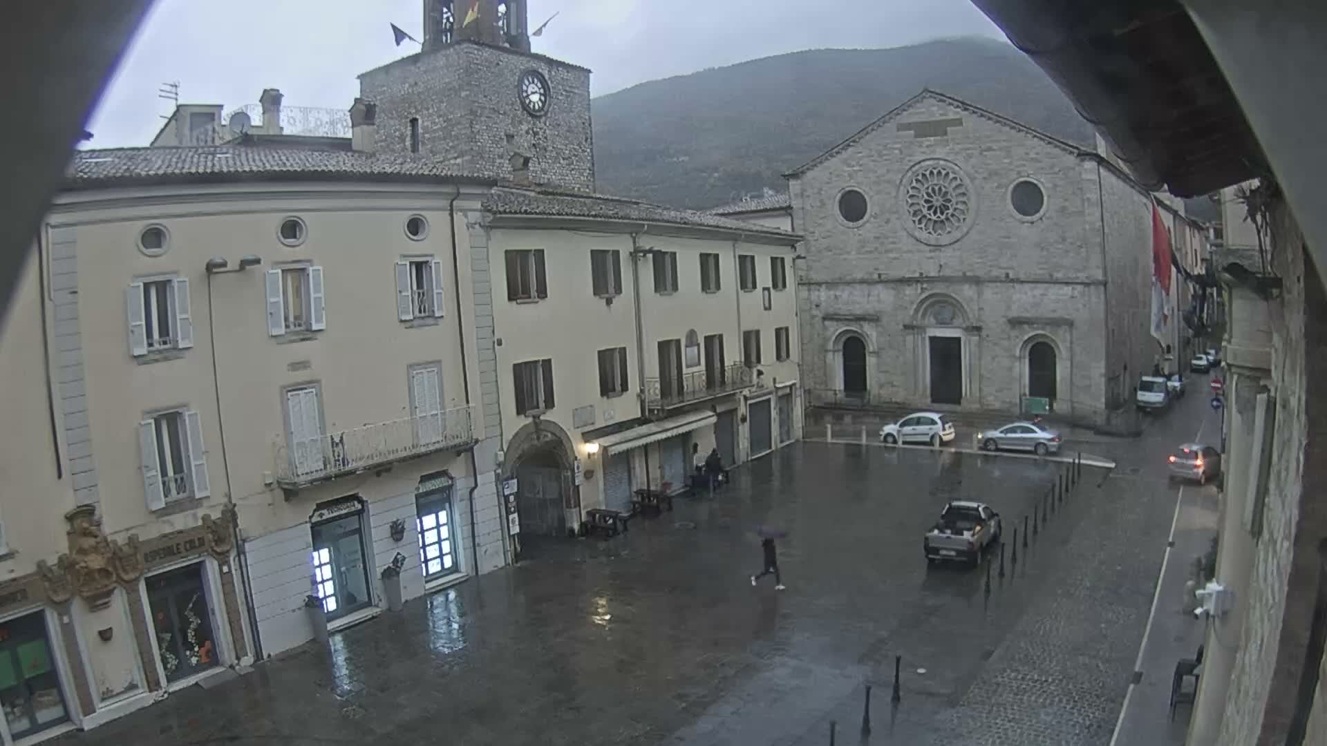 Gualdo Tadino Piazza Martiri della Libertà Square Live Cam - Perugia, Umbria, Italy