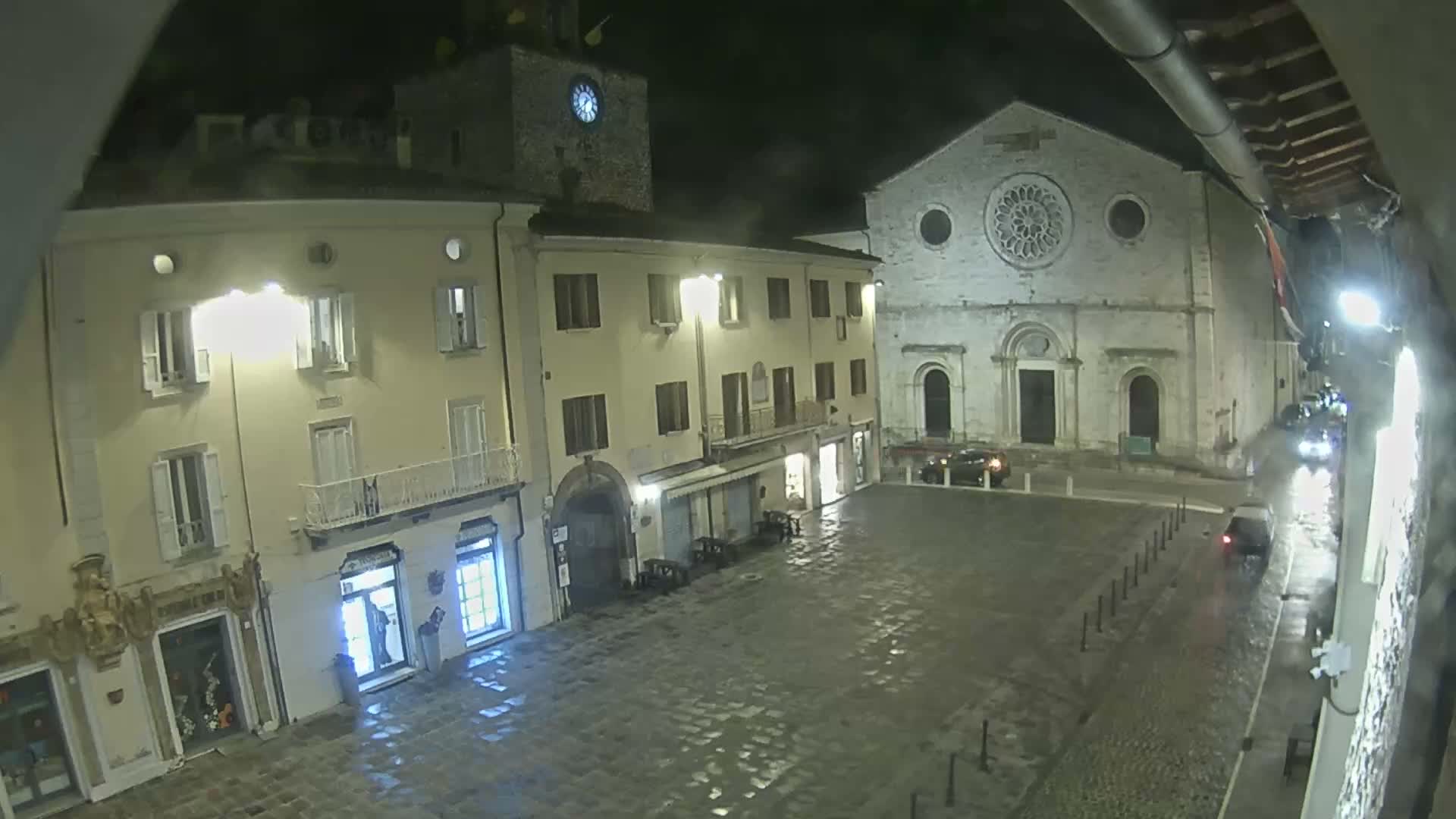 Gualdo Tadino Piazza Martiri della Libertà Square Live Cam - Perugia, Umbria, Italy
