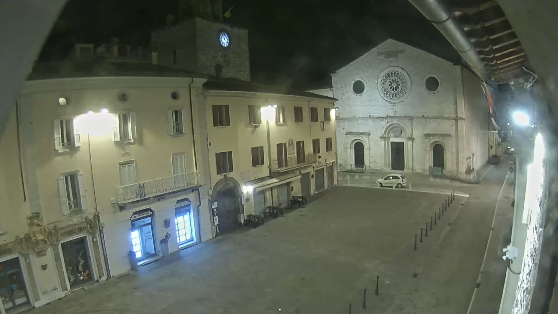 Gualdo Tadino Piazza Martiri della Libertà Square Live Cam - Perugia, Umbria, Italy