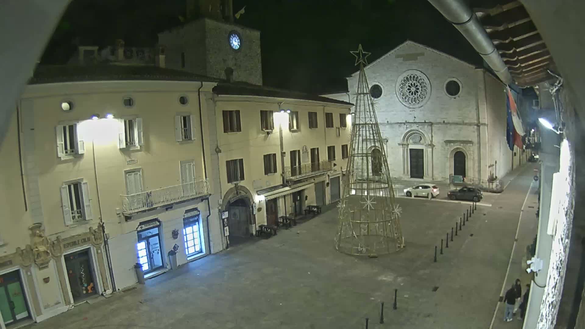 Gualdo Tadino Piazza Martiri della Libertà Square Live Cam - Perugia, Umbria, Italy
