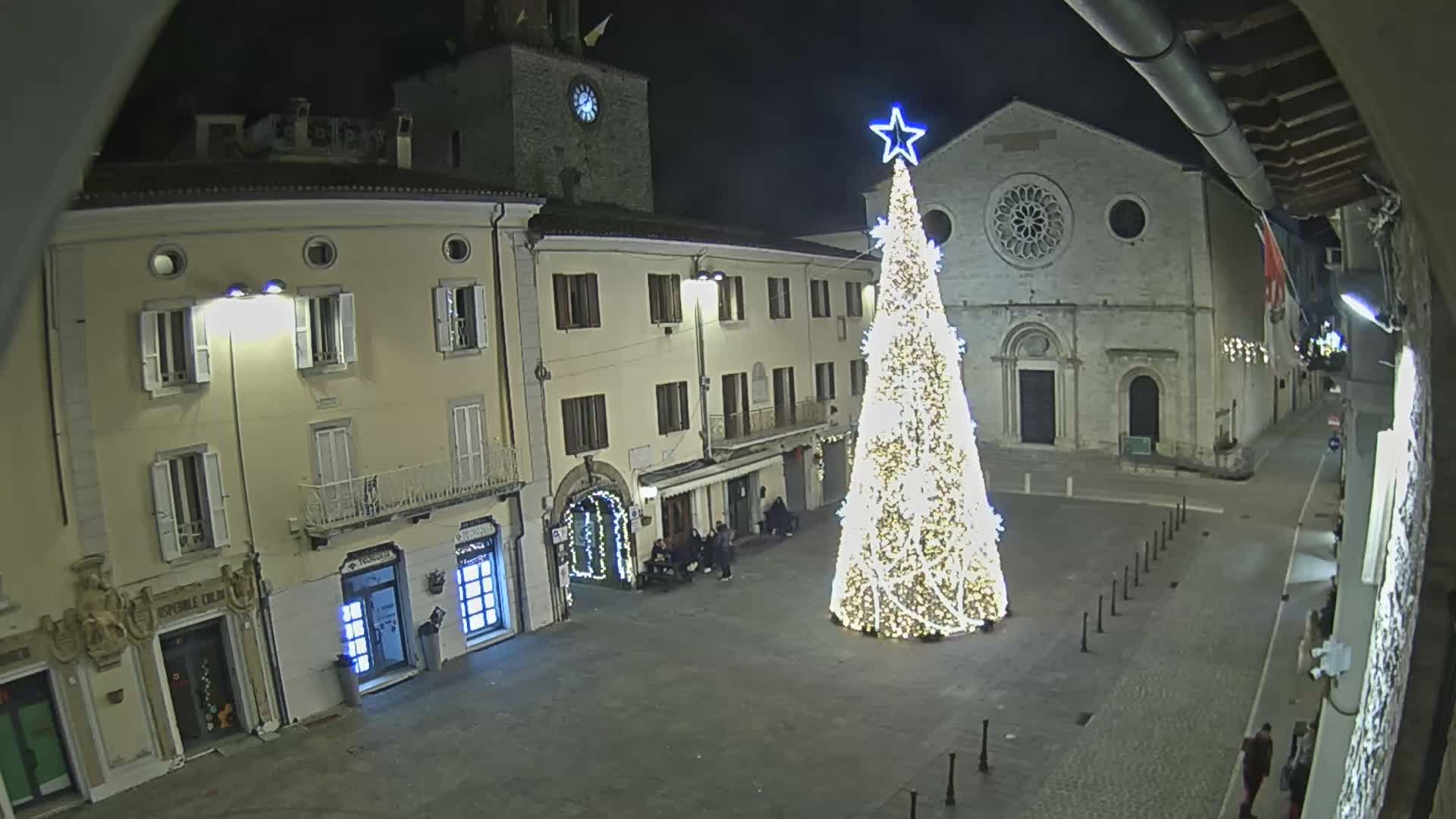 Gualdo Tadino Piazza Martiri della Libertà Square Live Cam - Perugia, Umbria, Italy