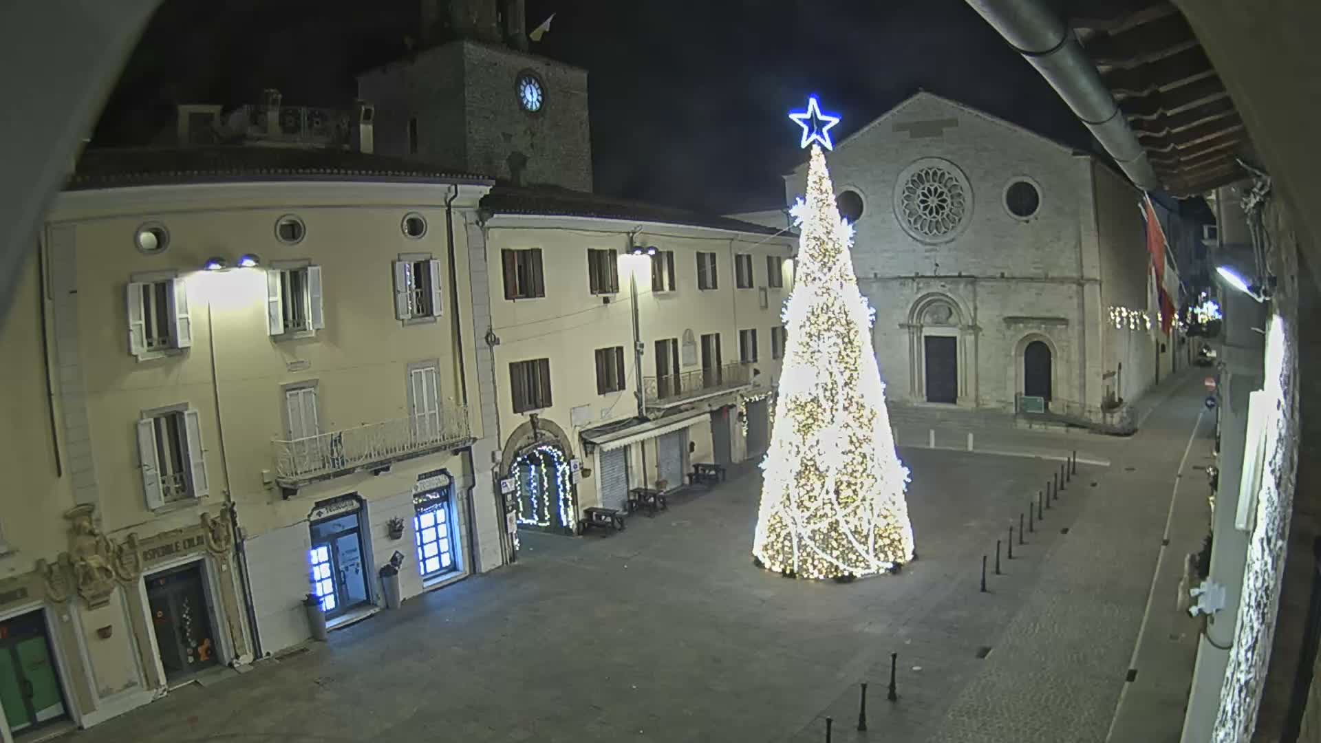 Gualdo Tadino Piazza Martiri della Libertà Square Live Cam - Perugia, Umbria, Italy