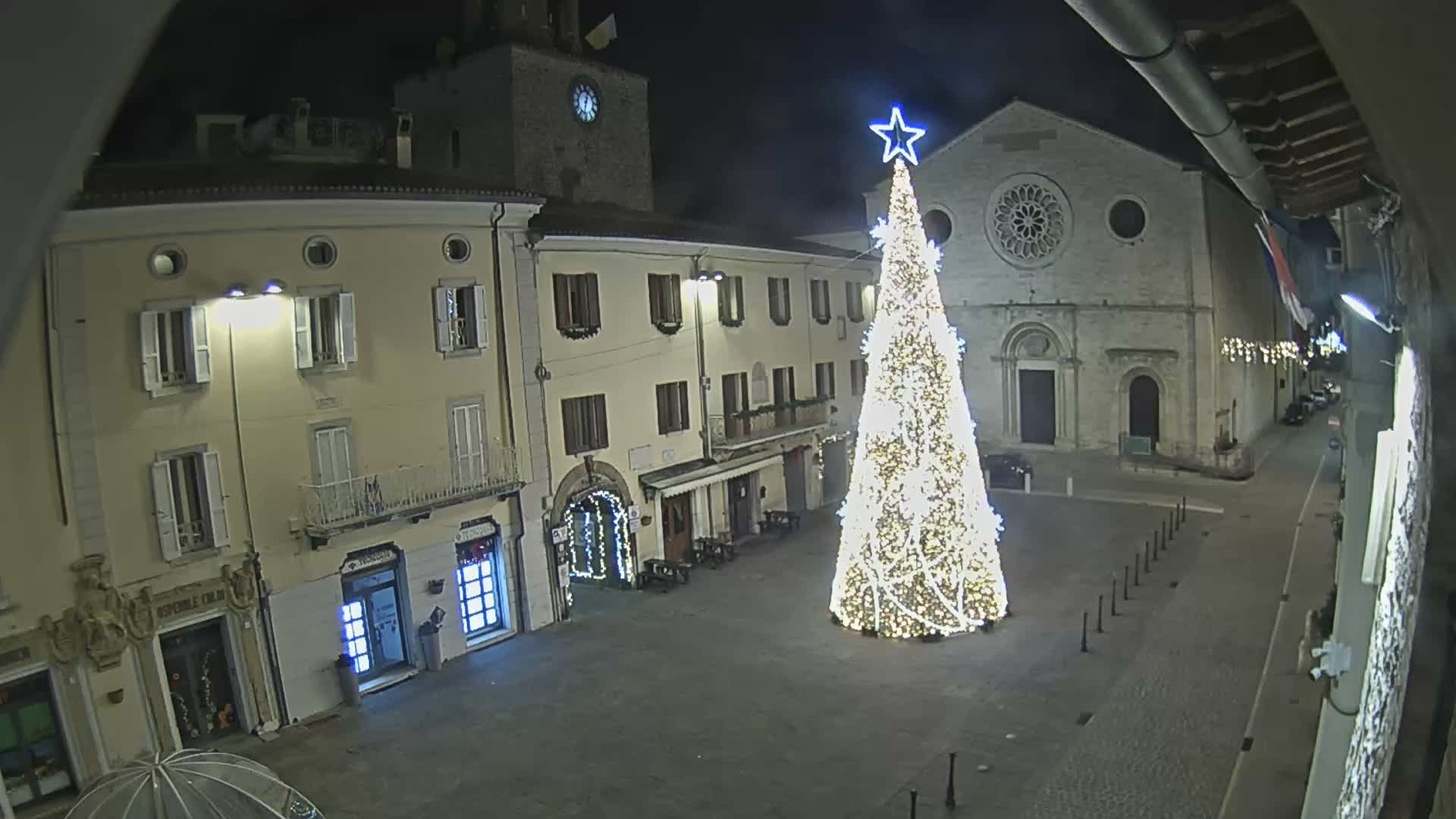 Gualdo Tadino Piazza Martiri della Libertà Square Live Cam - Perugia, Umbria, Italy