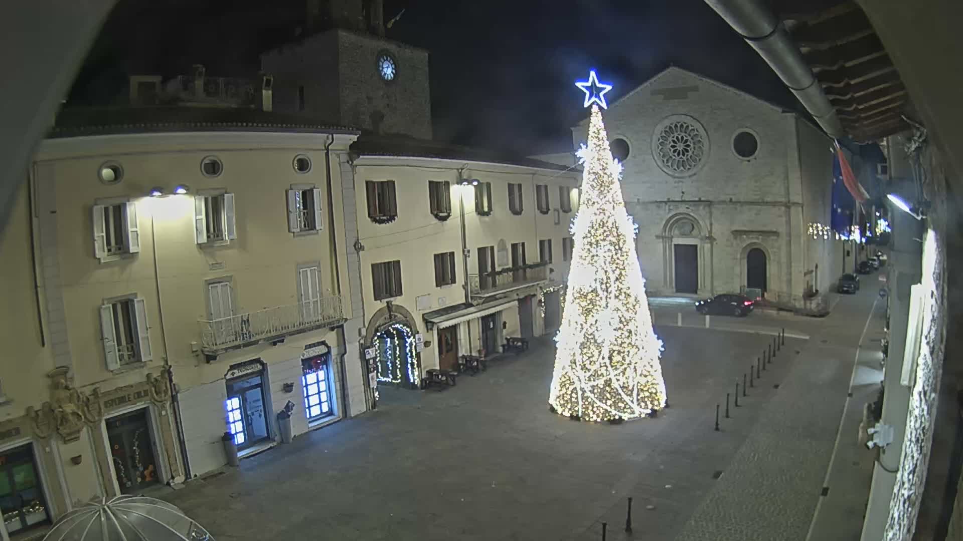 Gualdo Tadino Piazza Martiri della Libertà Square Live Cam - Perugia, Umbria, Italy