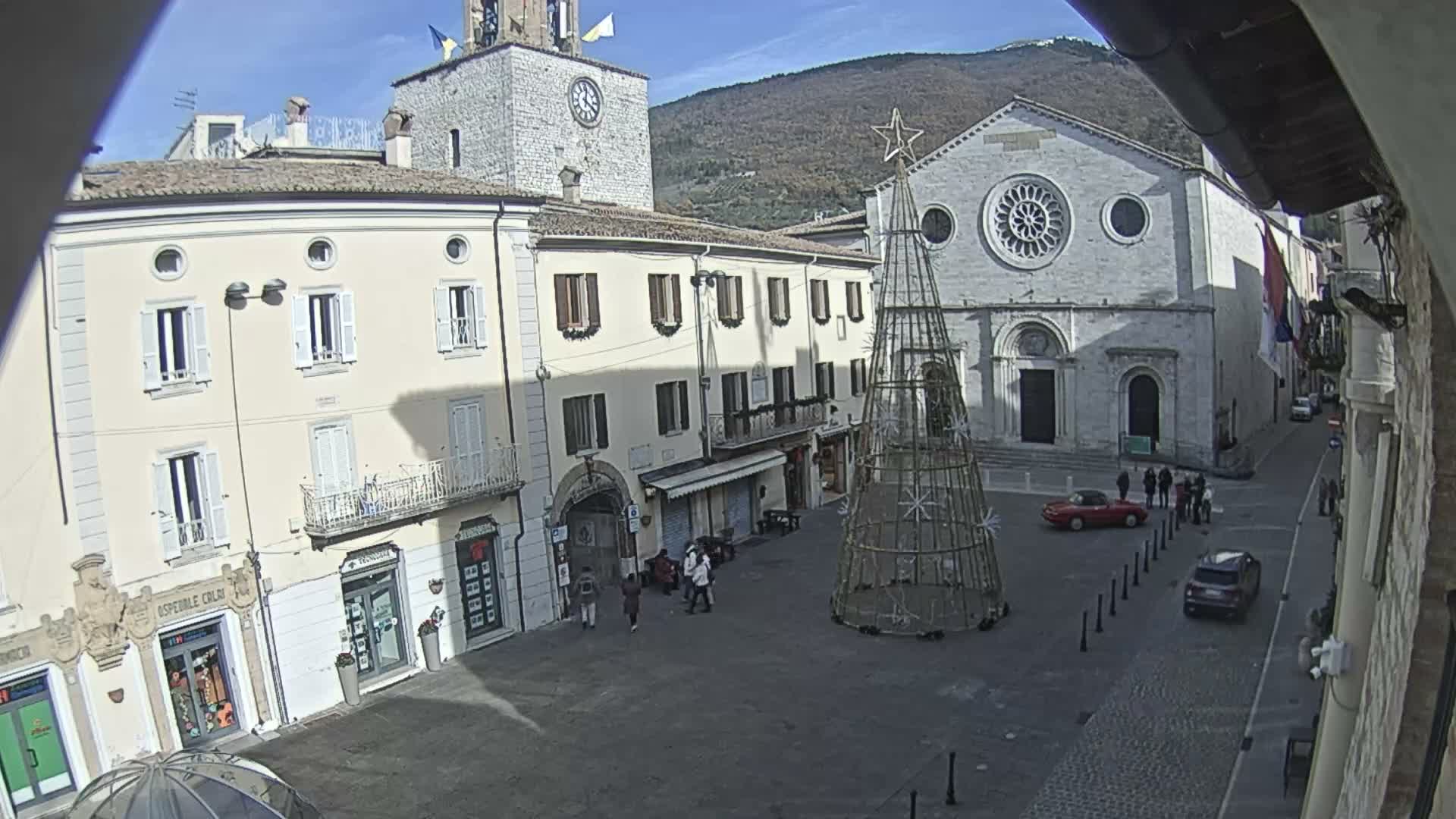 Gualdo Tadino Piazza Martiri della Libertà Square Live Cam - Perugia, Umbria, Italy