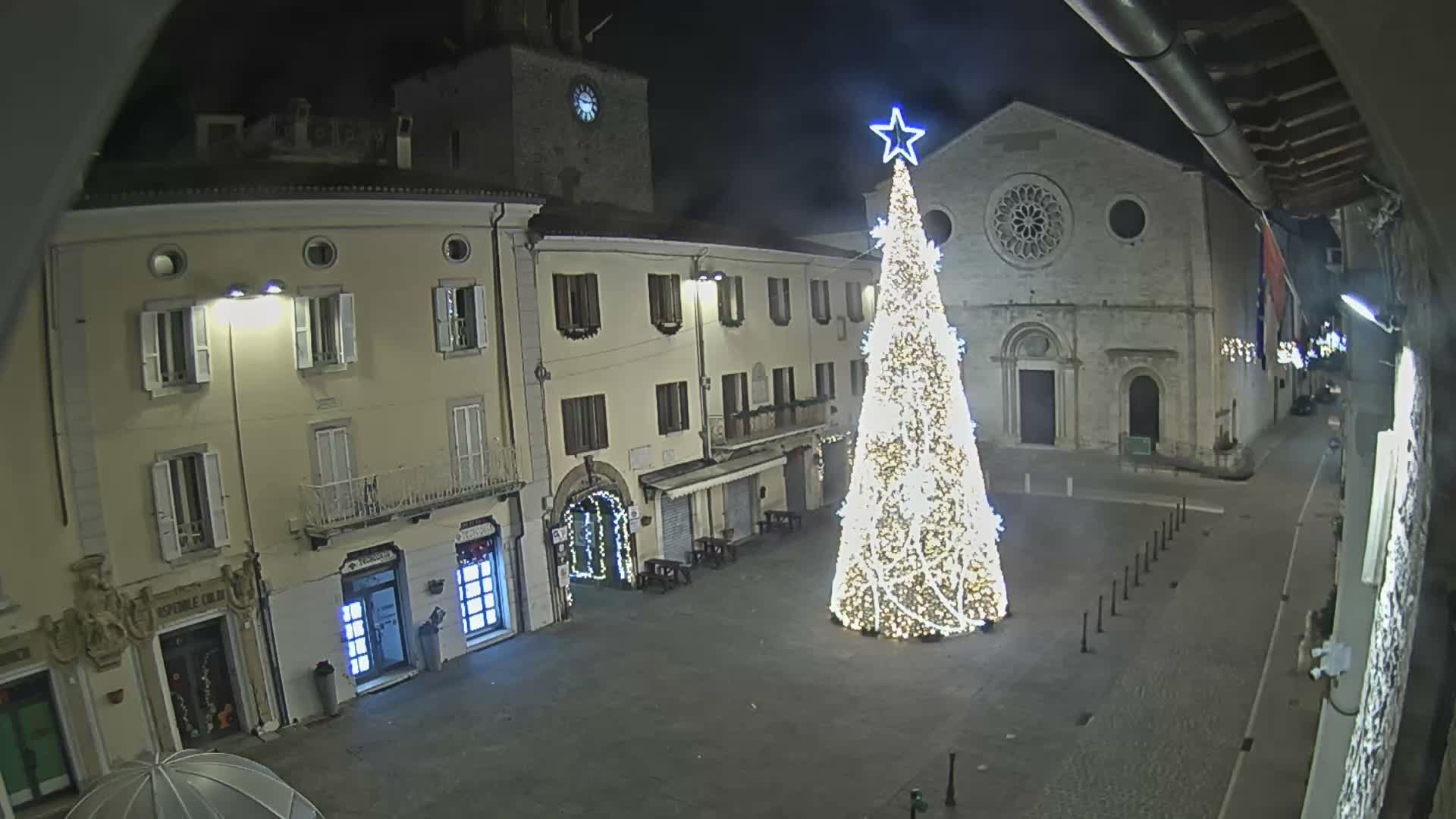 Gualdo Tadino Piazza Martiri della Libertà Square Live Cam - Perugia, Umbria, Italy