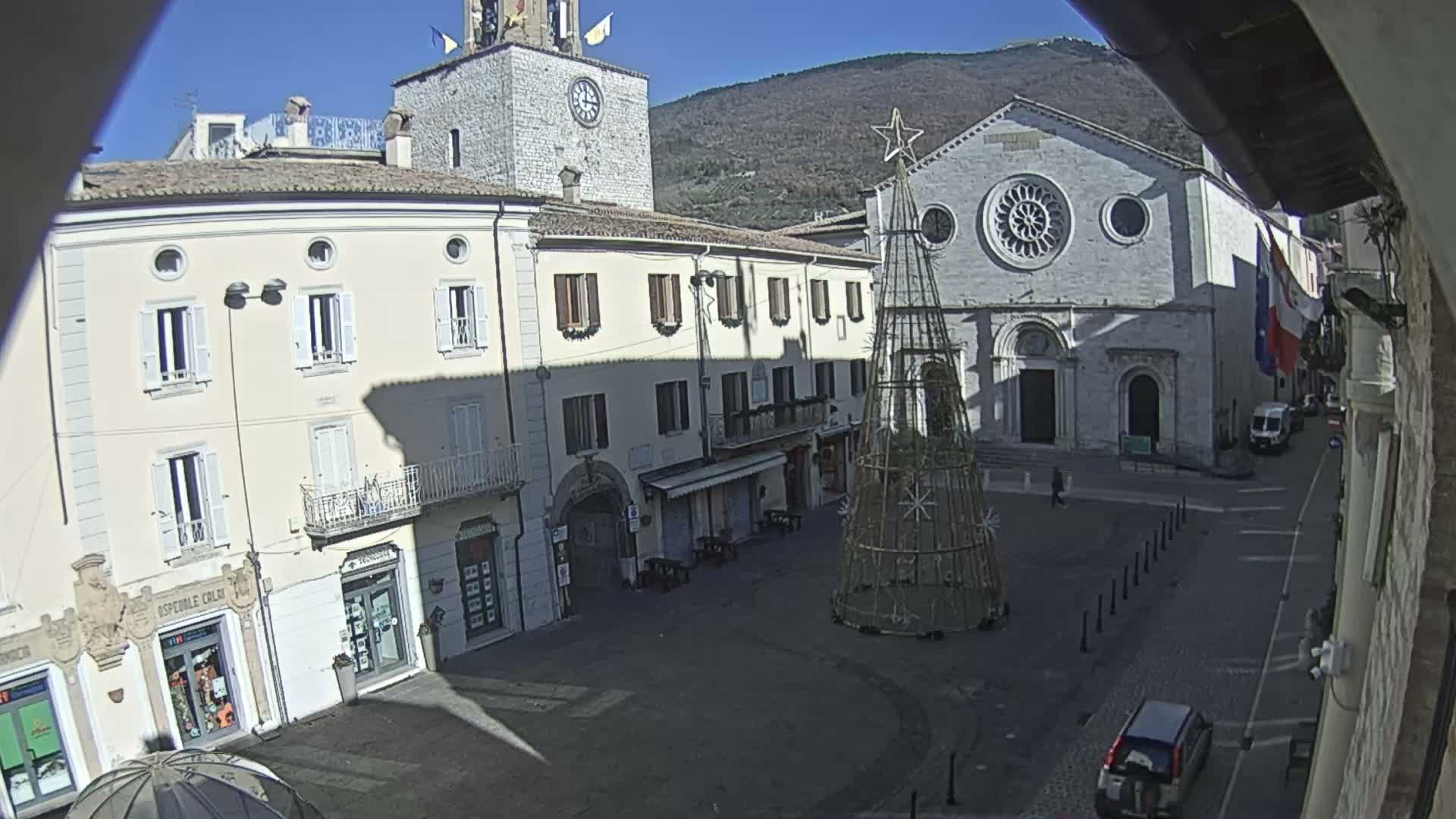 Gualdo Tadino Piazza Martiri della Libertà Square Live Cam - Perugia, Umbria, Italy