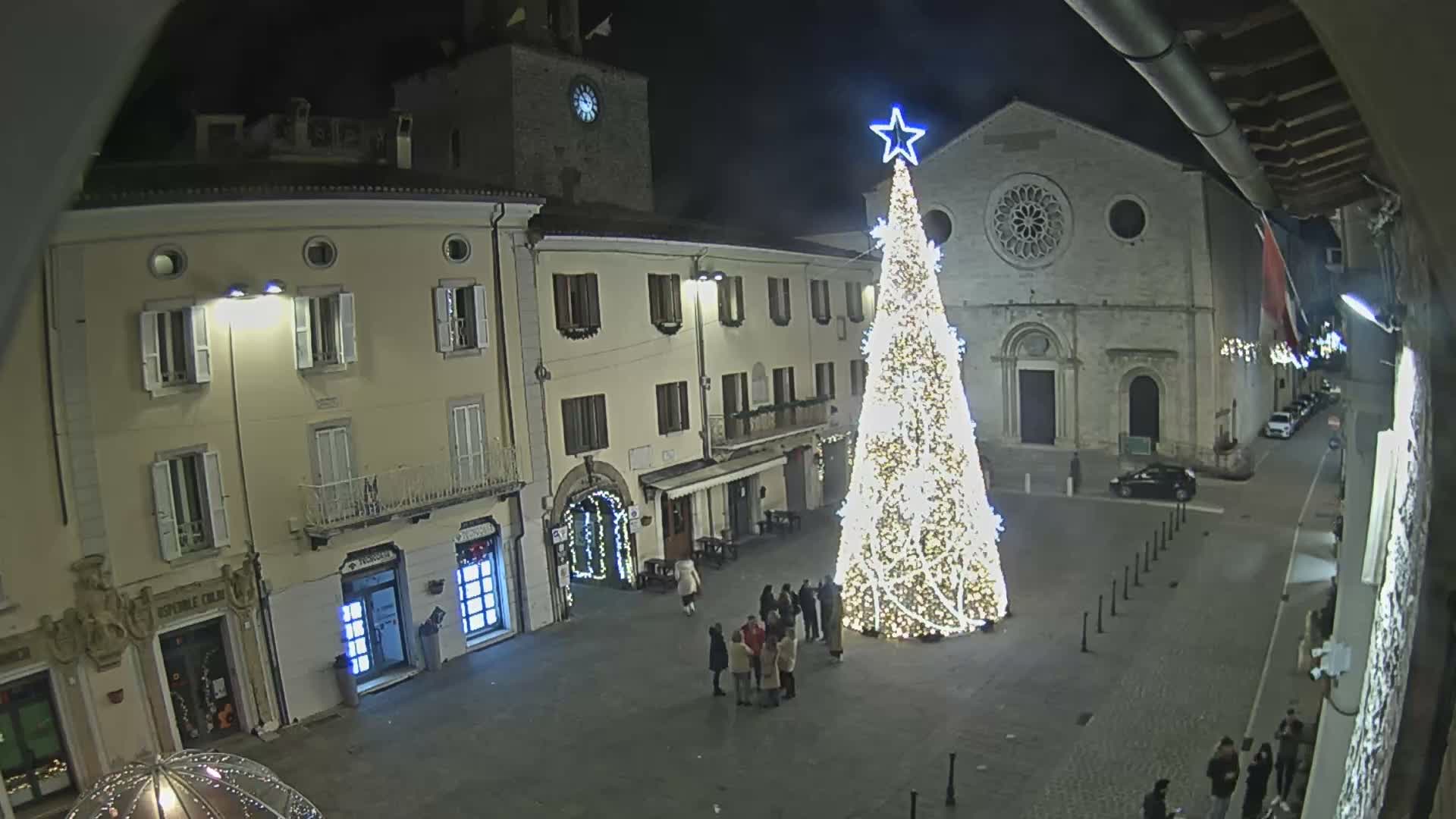 Gualdo Tadino Piazza Martiri della Libertà Square Live Cam - Perugia, Umbria, Italy
