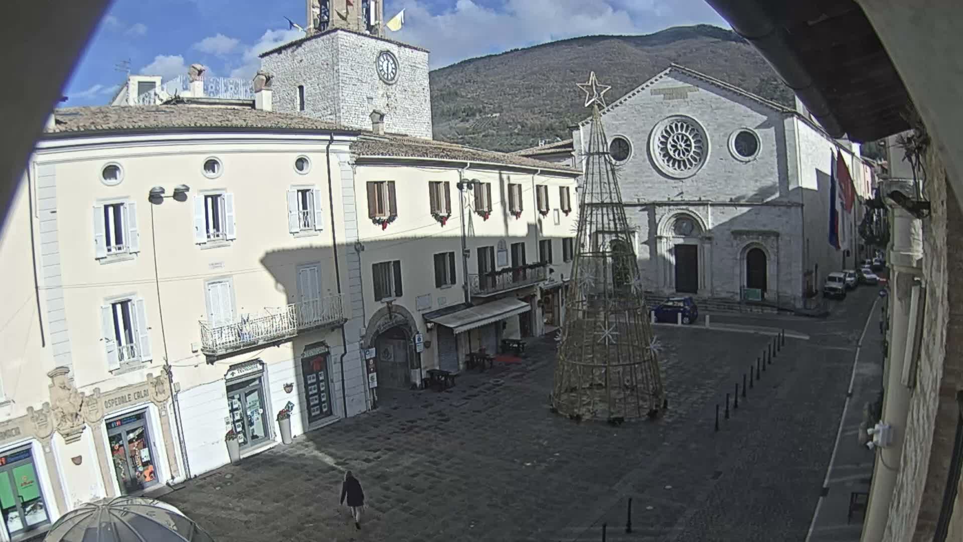 Gualdo Tadino Piazza Martiri della Libertà Square Live Cam - Perugia, Umbria, Italy