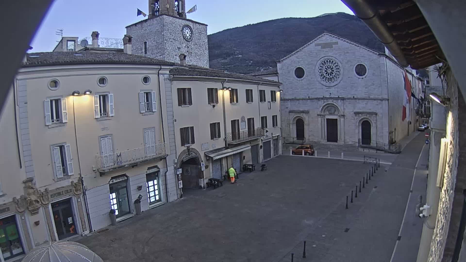 Gualdo Tadino Piazza Martiri della Libertà Square Live Cam - Perugia, Umbria, Italy