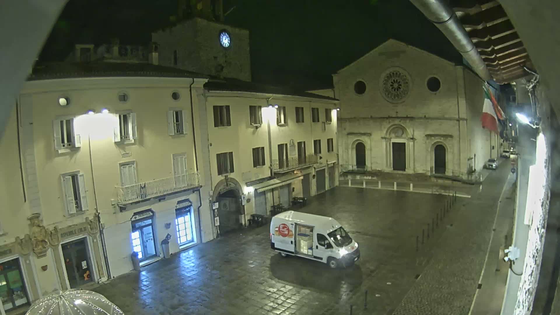 Gualdo Tadino Piazza Martiri della Libertà Square Live Cam - Perugia, Umbria, Italy
