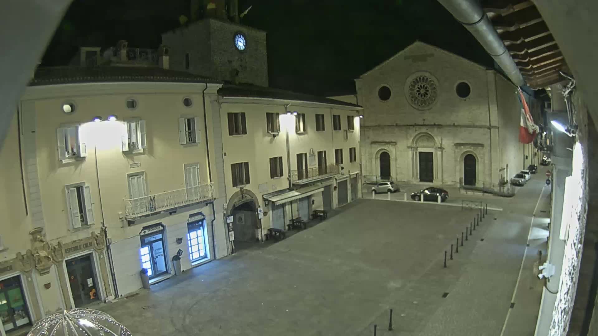 Gualdo Tadino Piazza Martiri della Libertà Square Live Cam - Perugia, Umbria, Italy