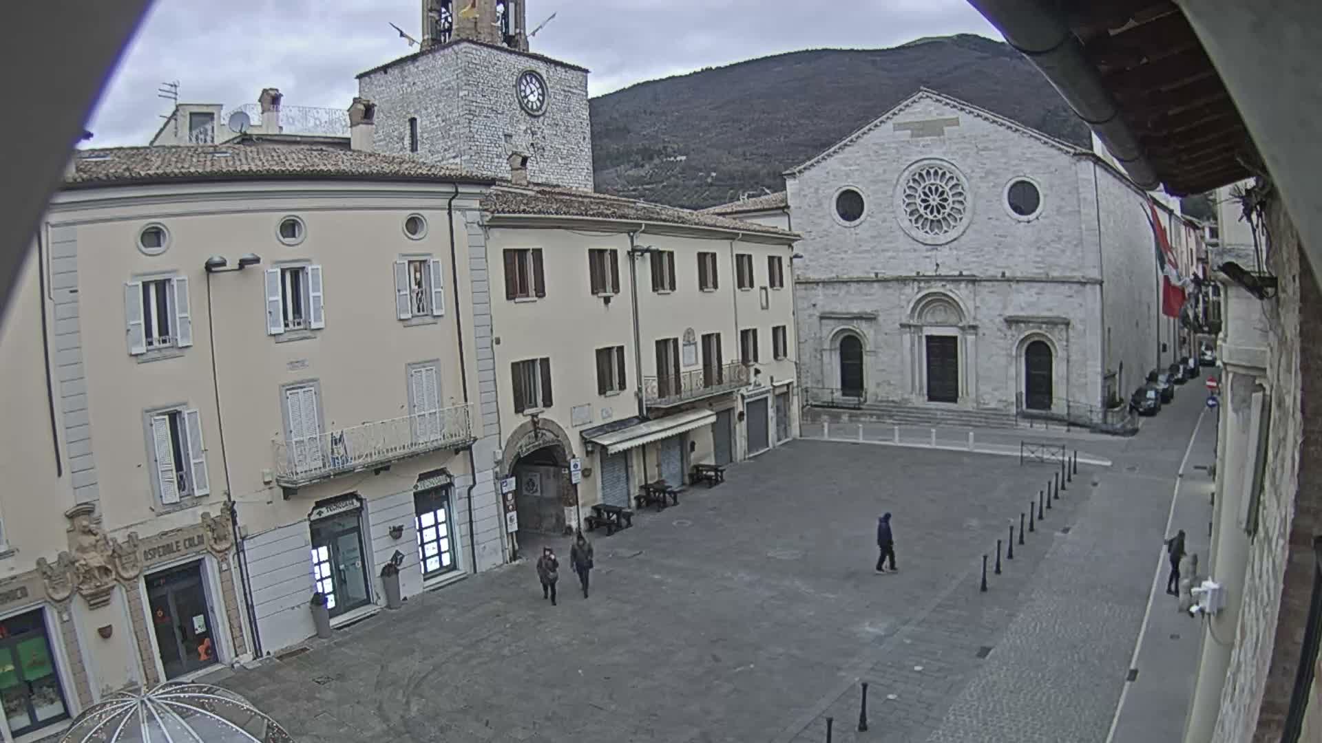 Gualdo Tadino Piazza Martiri della Libertà Square Live Cam - Perugia, Umbria, Italy
