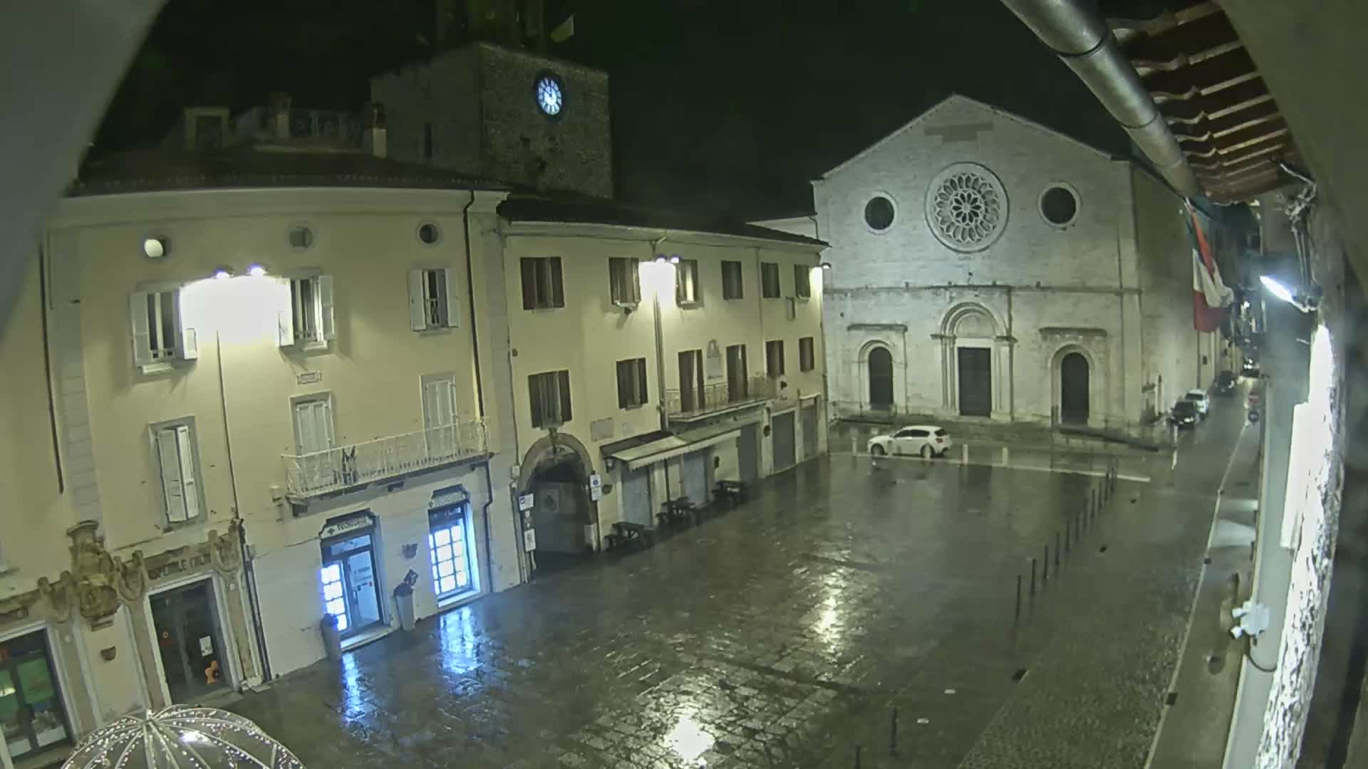 Gualdo Tadino Piazza Martiri della Libertà Square Live Cam - Perugia, Umbria, Italy