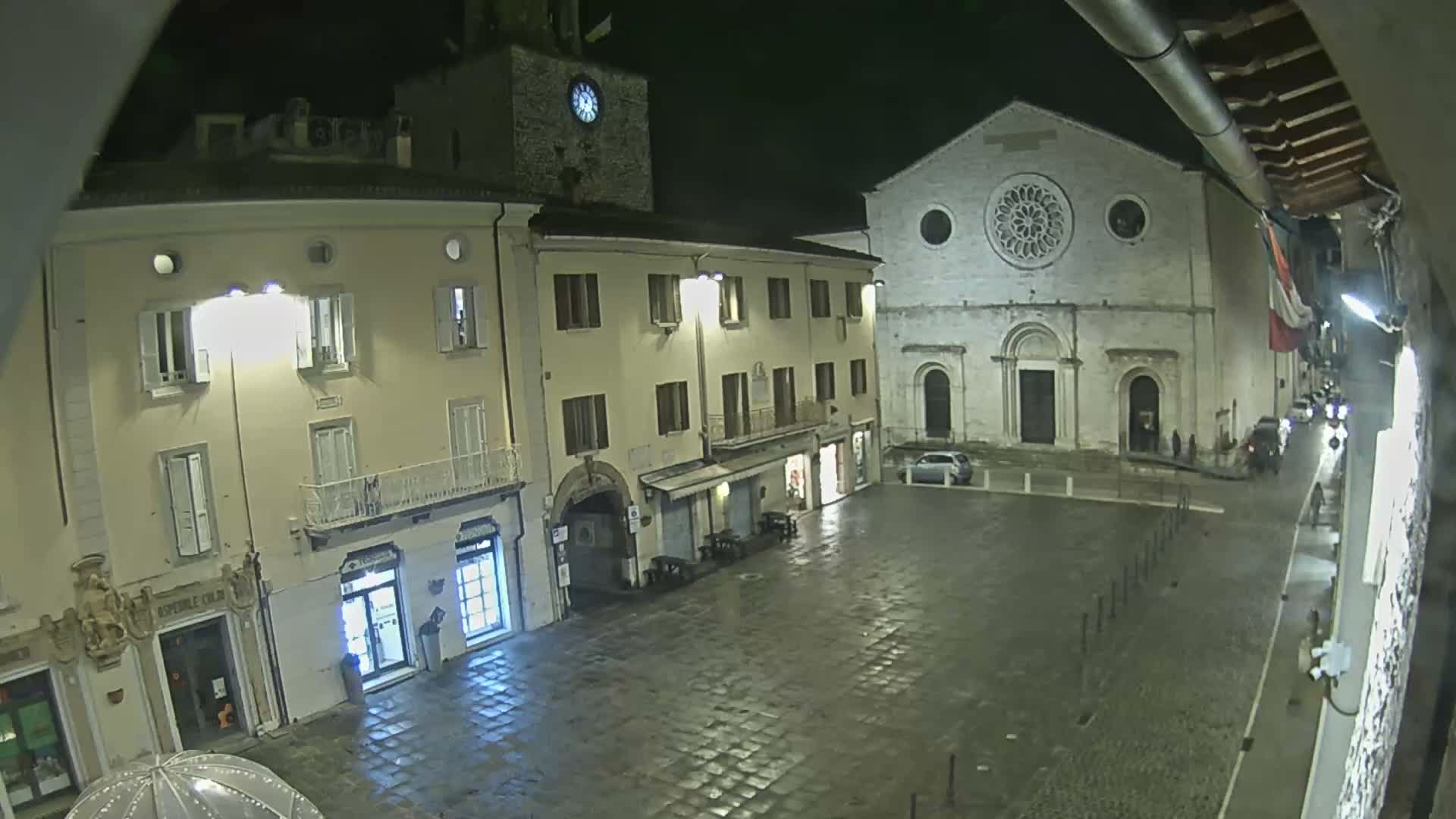 Gualdo Tadino Piazza Martiri della Libertà Square Live Cam - Perugia, Umbria, Italy
