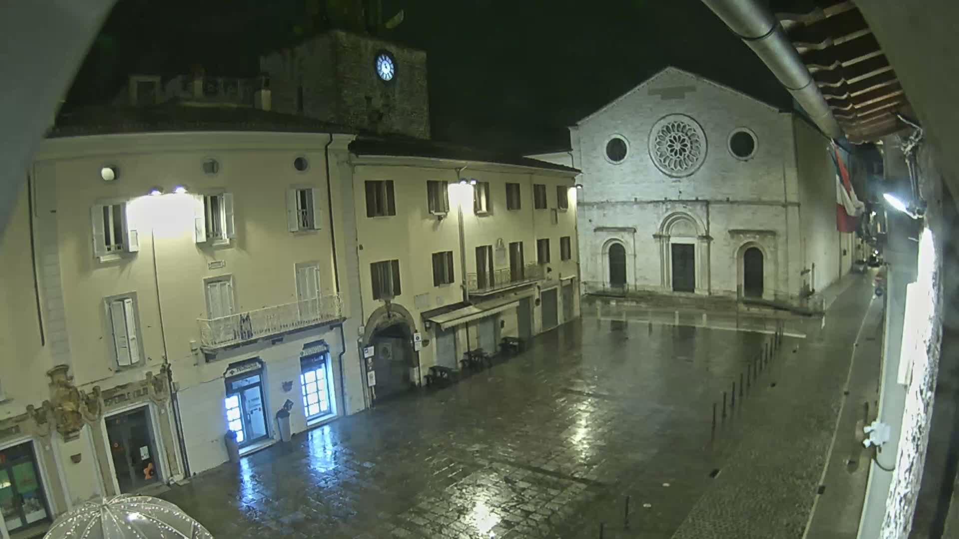 Gualdo Tadino Piazza Martiri della Libertà Square Live Cam - Perugia, Umbria, Italy