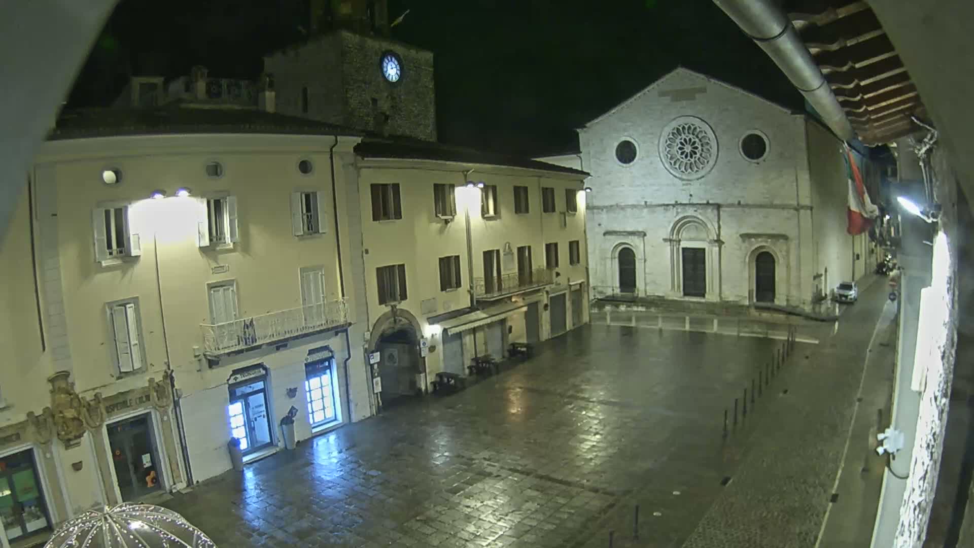 Gualdo Tadino Piazza Martiri della Libertà Square Live Cam - Perugia, Umbria, Italy