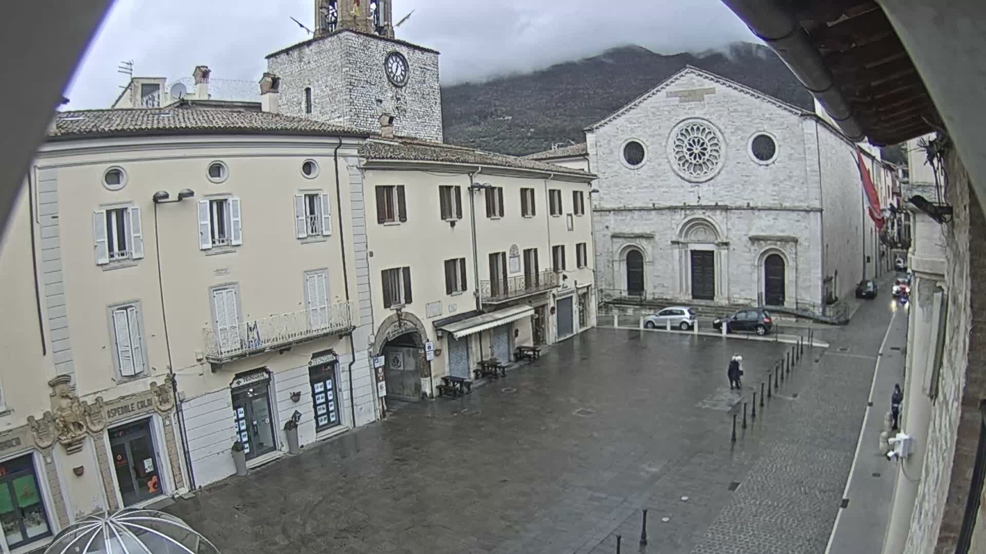 Gualdo Tadino Piazza Martiri della Libertà Square Live Cam - Perugia, Umbria, Italy