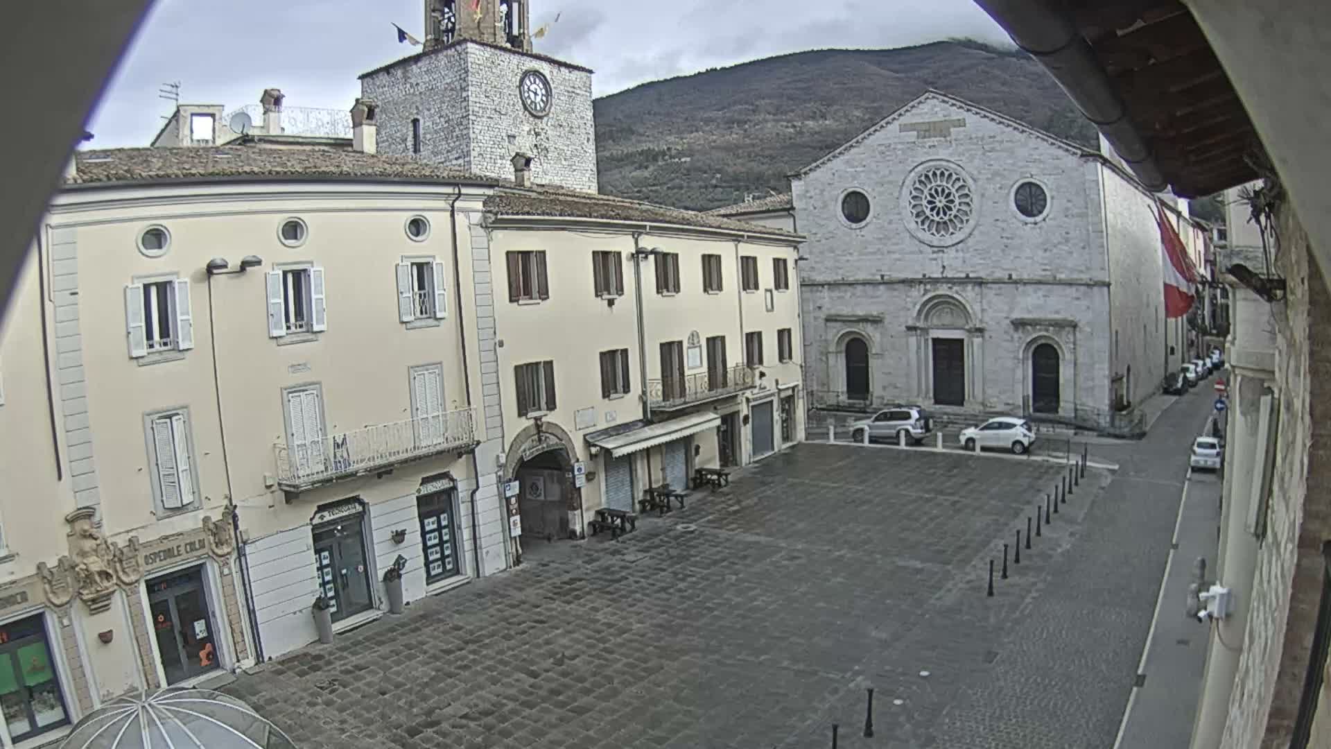 Gualdo Tadino Piazza Martiri della Libertà Square Live Cam - Perugia, Umbria, Italy