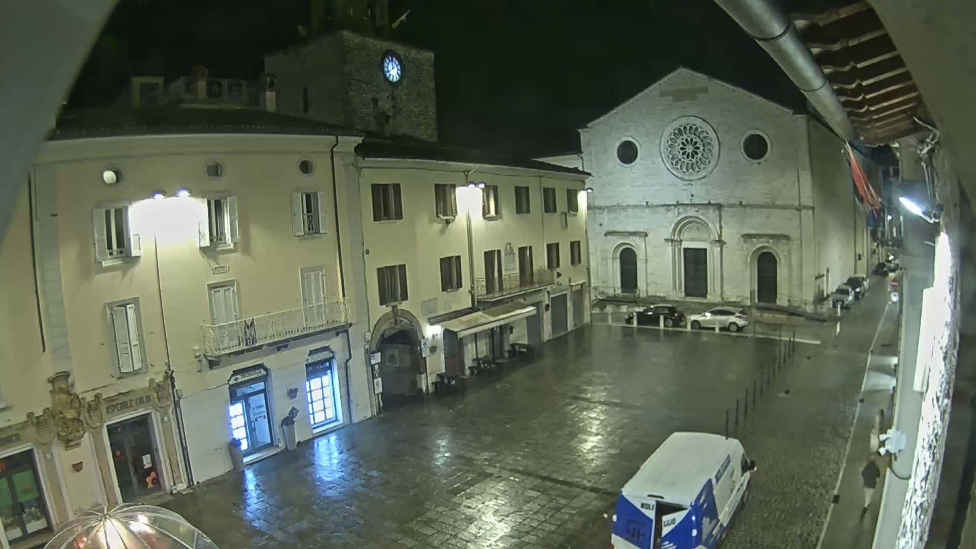 Gualdo Tadino Piazza Martiri della Libertà Square Live Cam - Perugia, Umbria, Italy