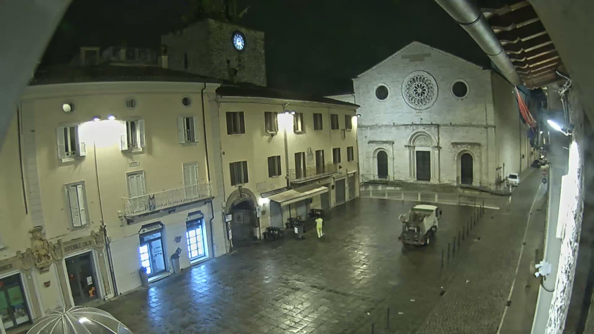 Gualdo Tadino Piazza Martiri della Libertà Square Live Cam - Perugia, Umbria, Italy