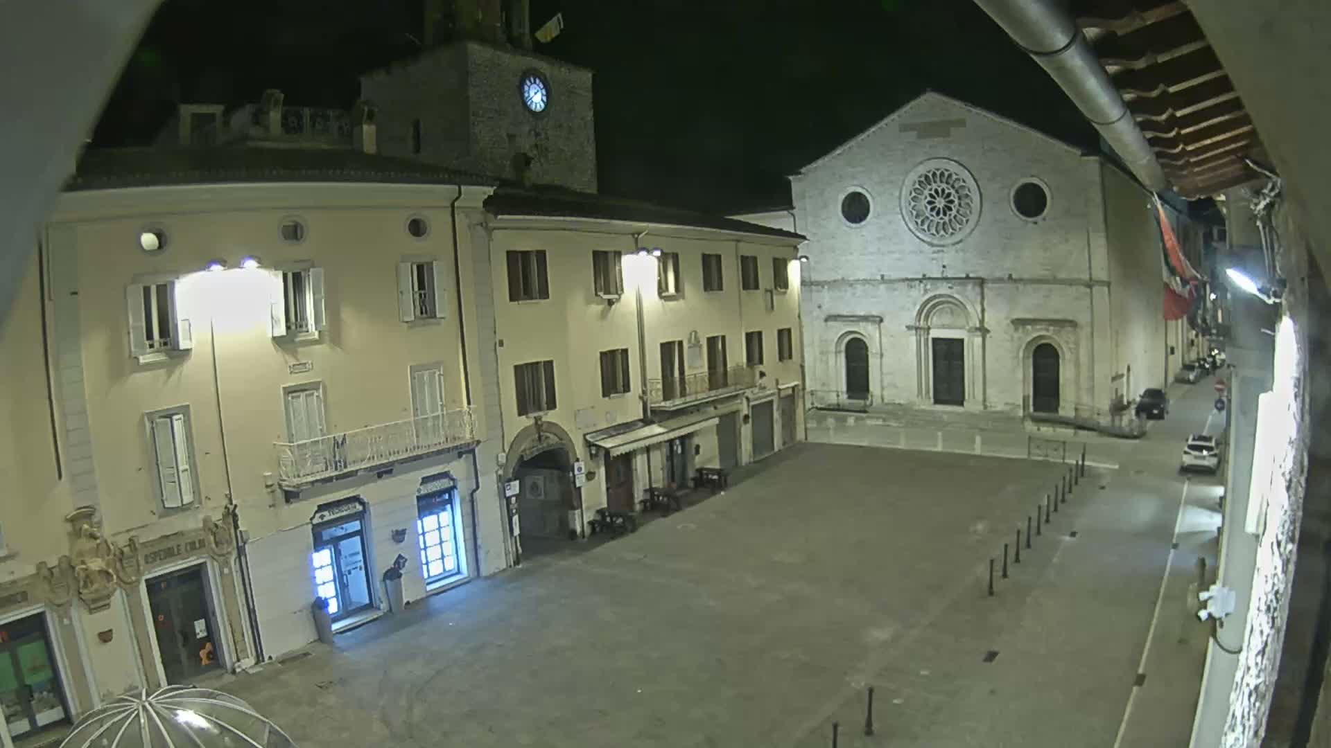 Gualdo Tadino Piazza Martiri della Libertà Square Live Cam - Perugia, Umbria, Italy