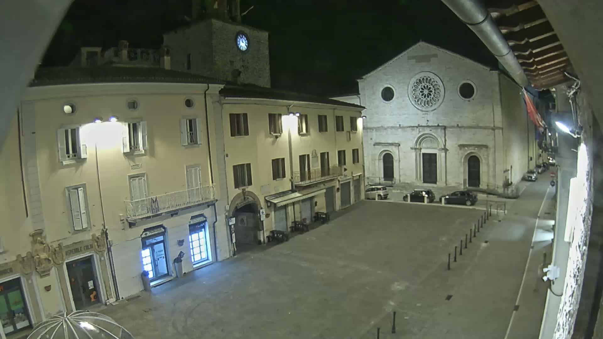 Gualdo Tadino Piazza Martiri della Libertà Square Live Cam - Perugia, Umbria, Italy