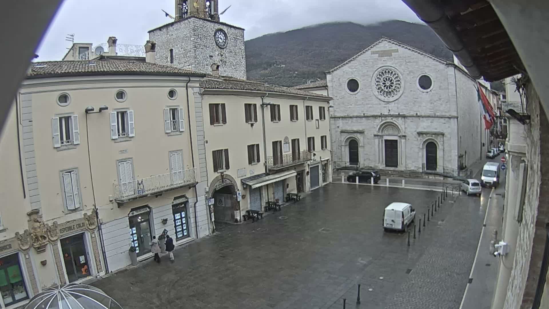 Gualdo Tadino Piazza Martiri della Libertà Square Live Cam - Perugia, Umbria, Italy