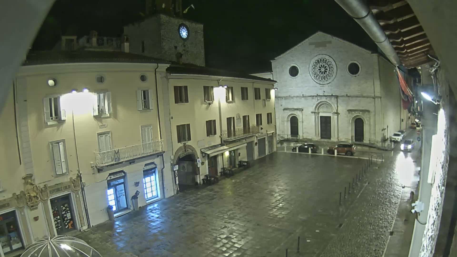 Gualdo Tadino Piazza Martiri della Libertà Square Live Cam - Perugia, Umbria, Italy