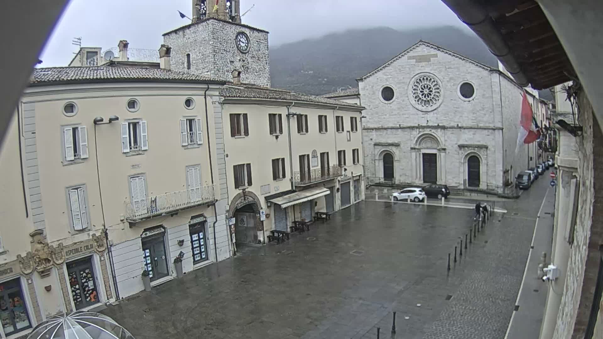 Gualdo Tadino Piazza Martiri della Libertà Square Live Cam - Perugia, Umbria, Italy