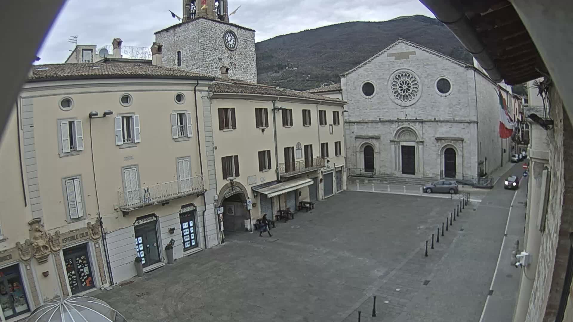 Gualdo Tadino Piazza Martiri della Libertà Square Live Cam - Perugia, Umbria, Italy