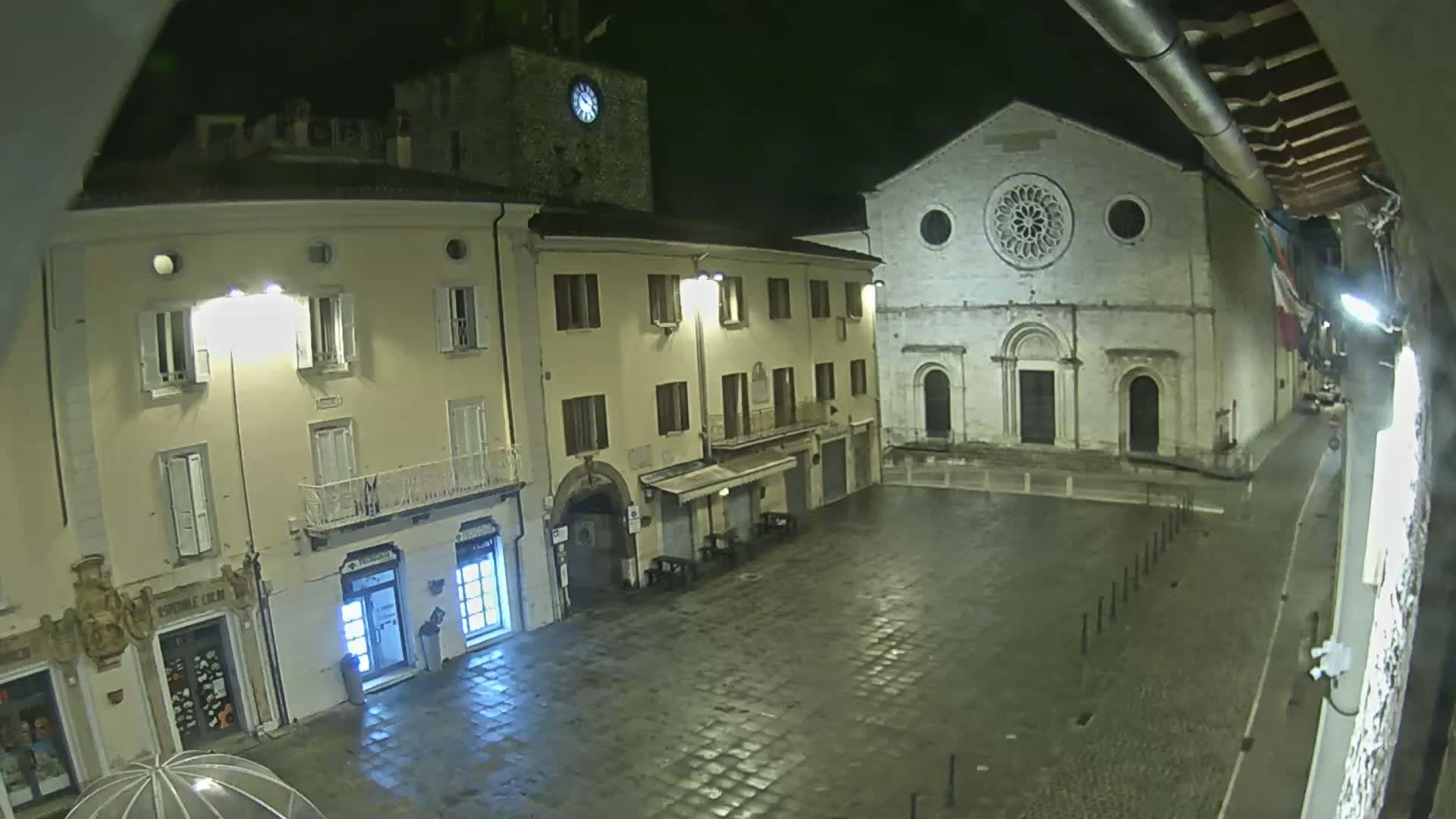 Gualdo Tadino Piazza Martiri della Libertà Square Live Cam - Perugia, Umbria, Italy