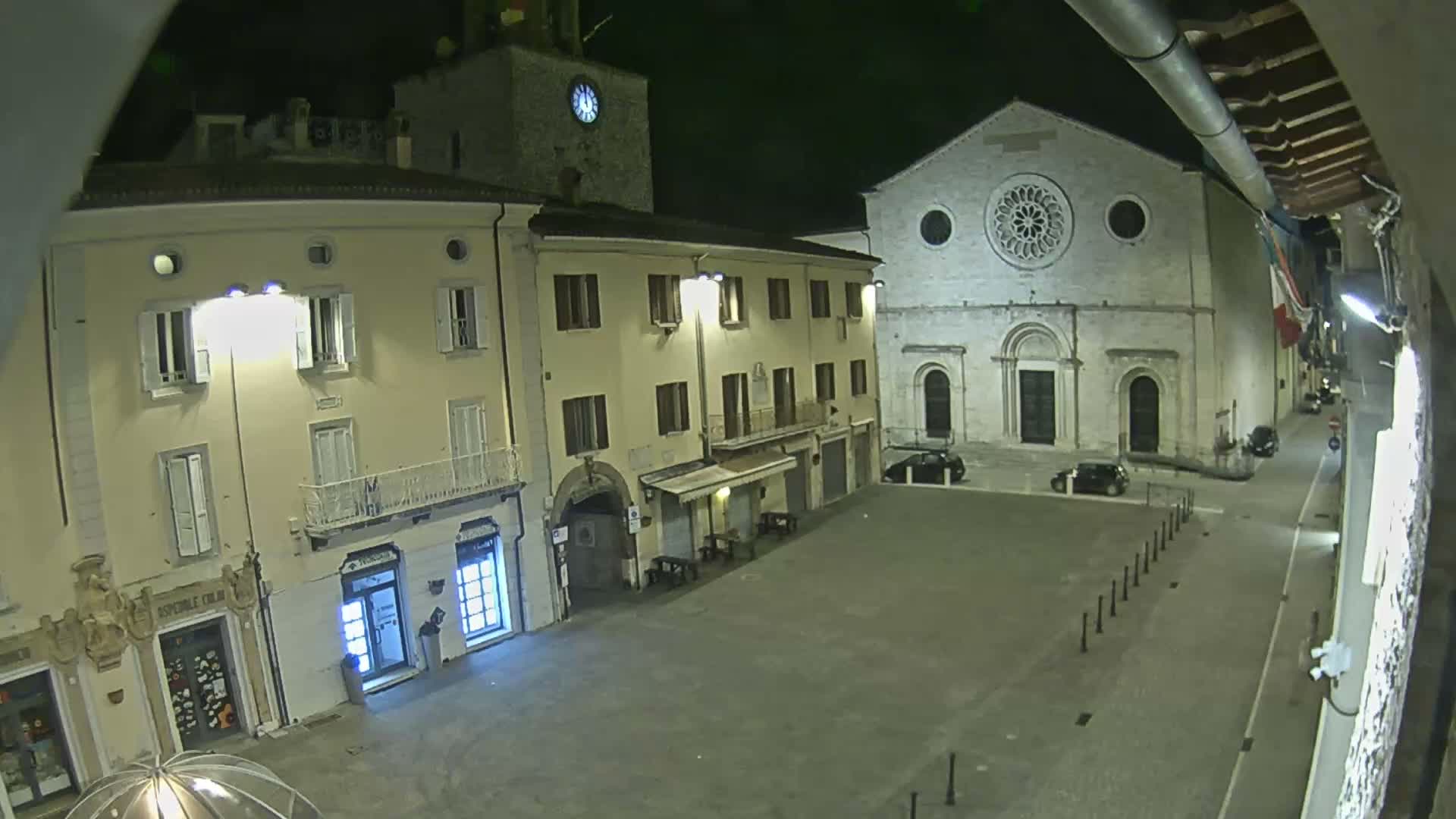 Gualdo Tadino Piazza Martiri della Libertà Square Live Cam - Perugia, Umbria, Italy