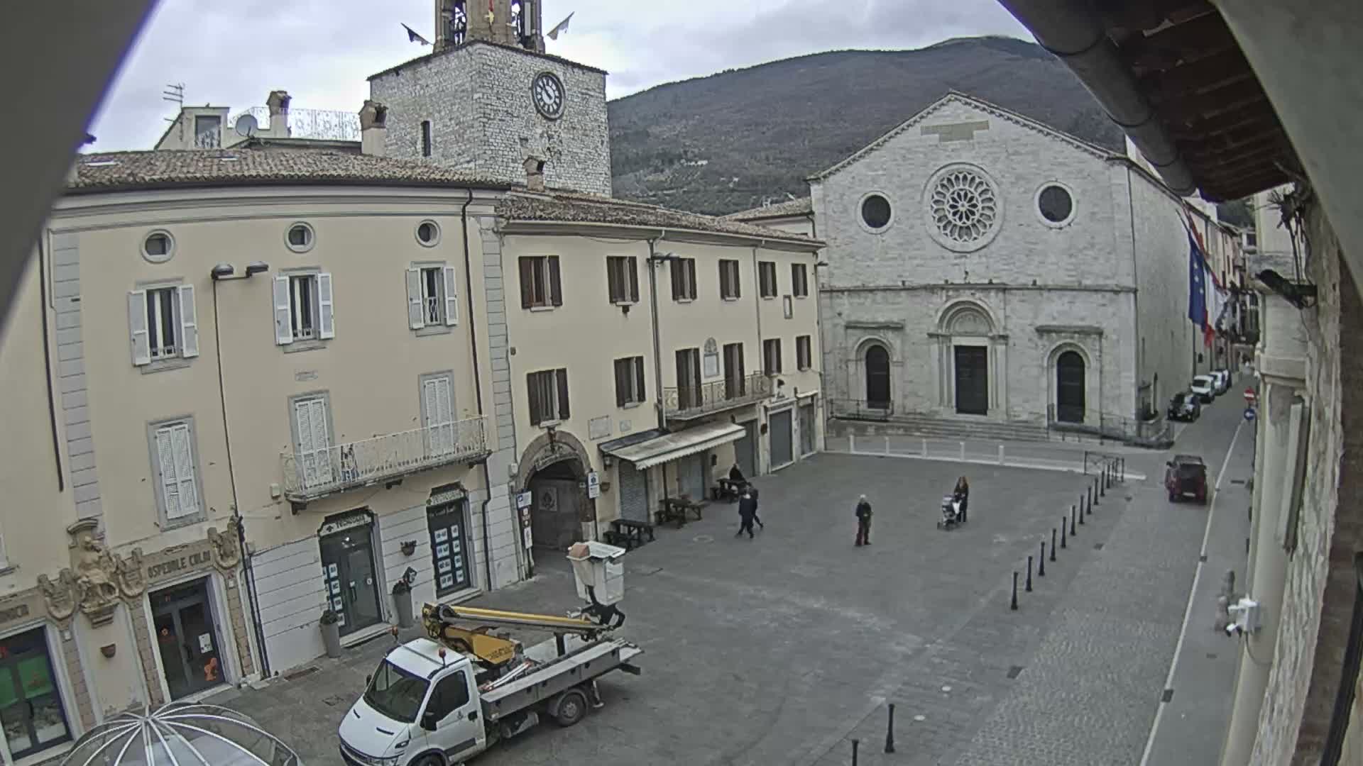 Gualdo Tadino Piazza Martiri della Libertà Square Live Cam - Perugia, Umbria, Italy