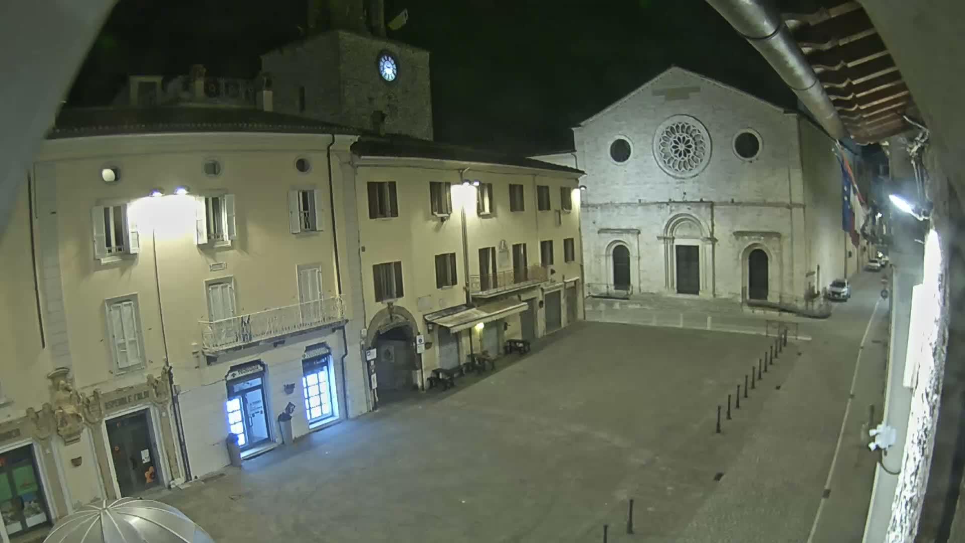 Gualdo Tadino Piazza Martiri della Libertà Square Live Cam - Perugia, Umbria, Italy