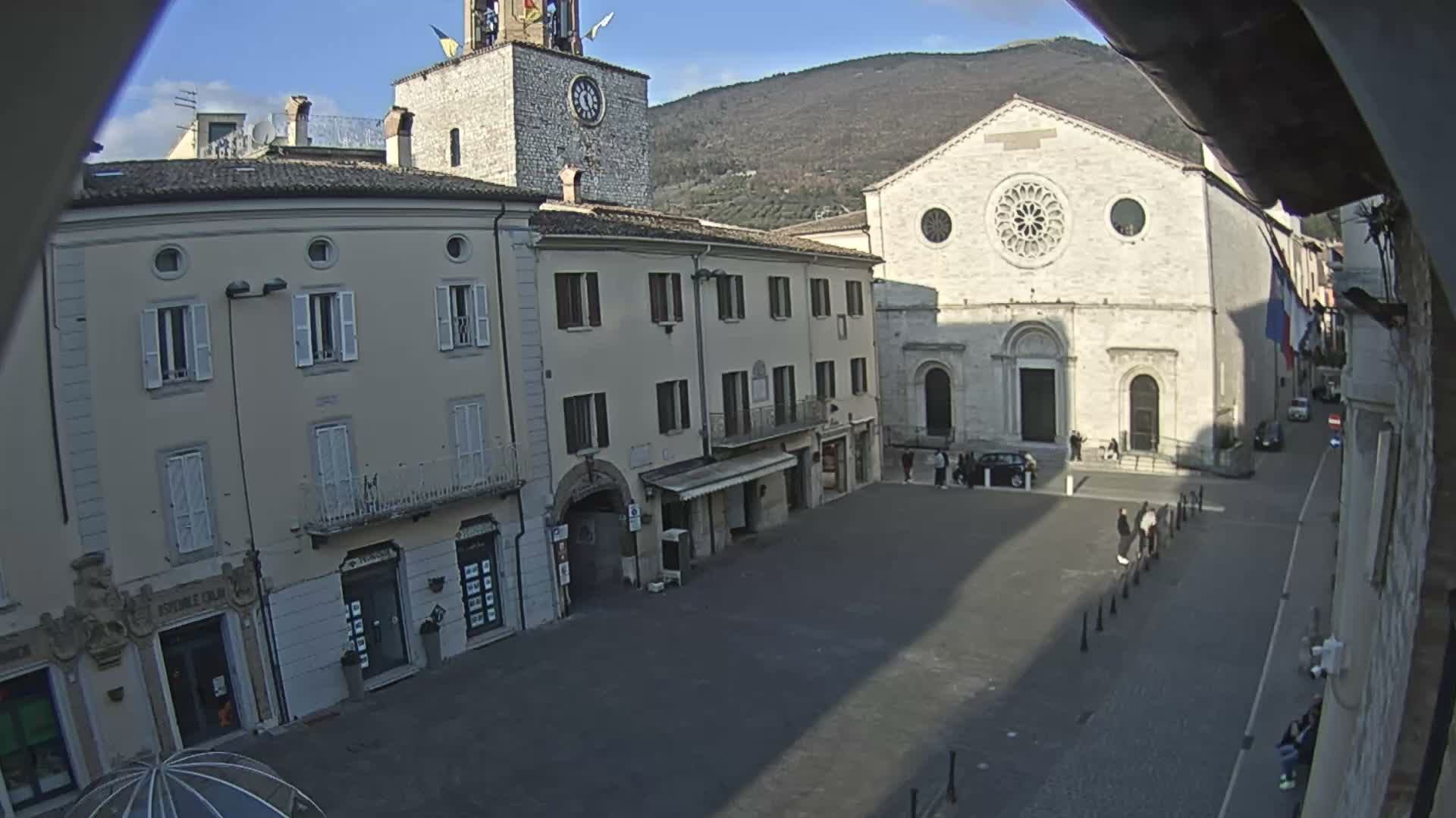 Gualdo Tadino Piazza Martiri della Libertà Square Live Cam - Perugia, Umbria, Italy