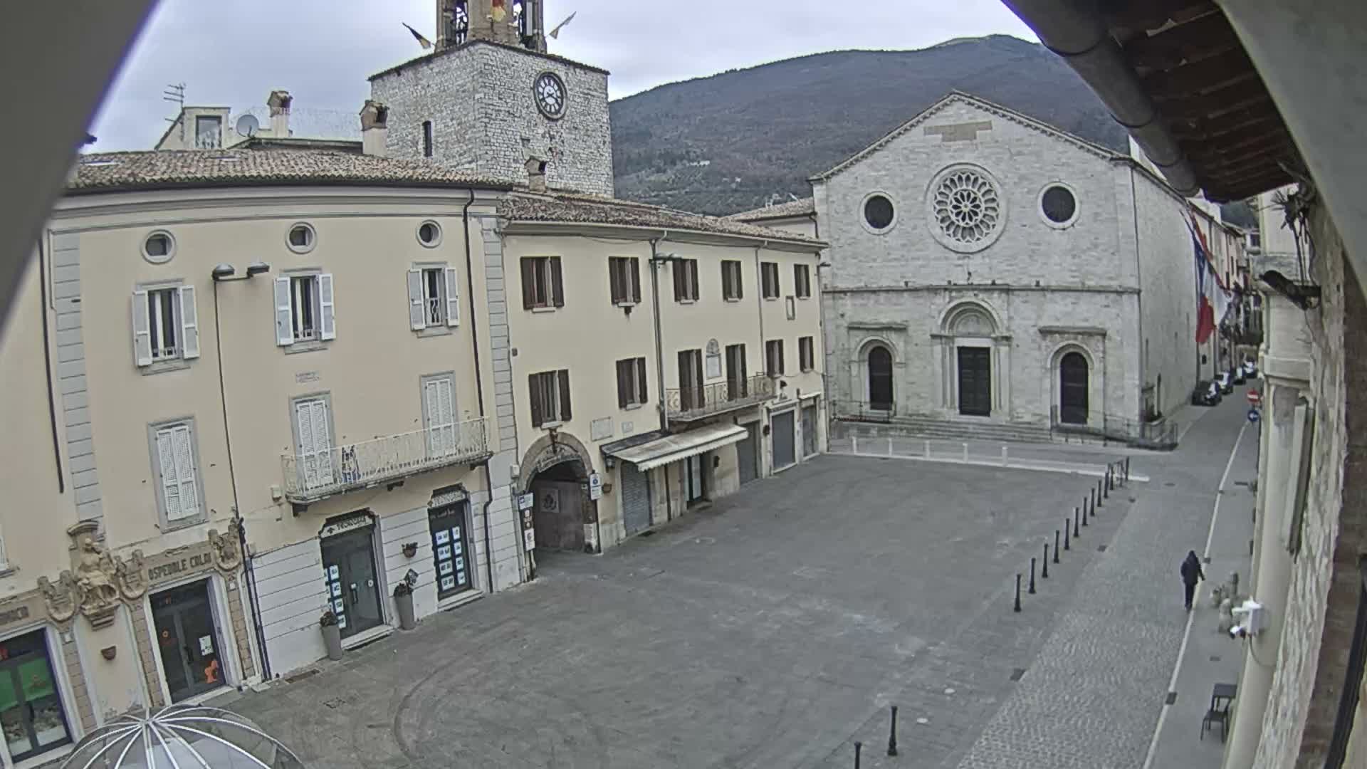 Gualdo Tadino Piazza Martiri della Libertà Square Live Cam - Perugia, Umbria, Italy