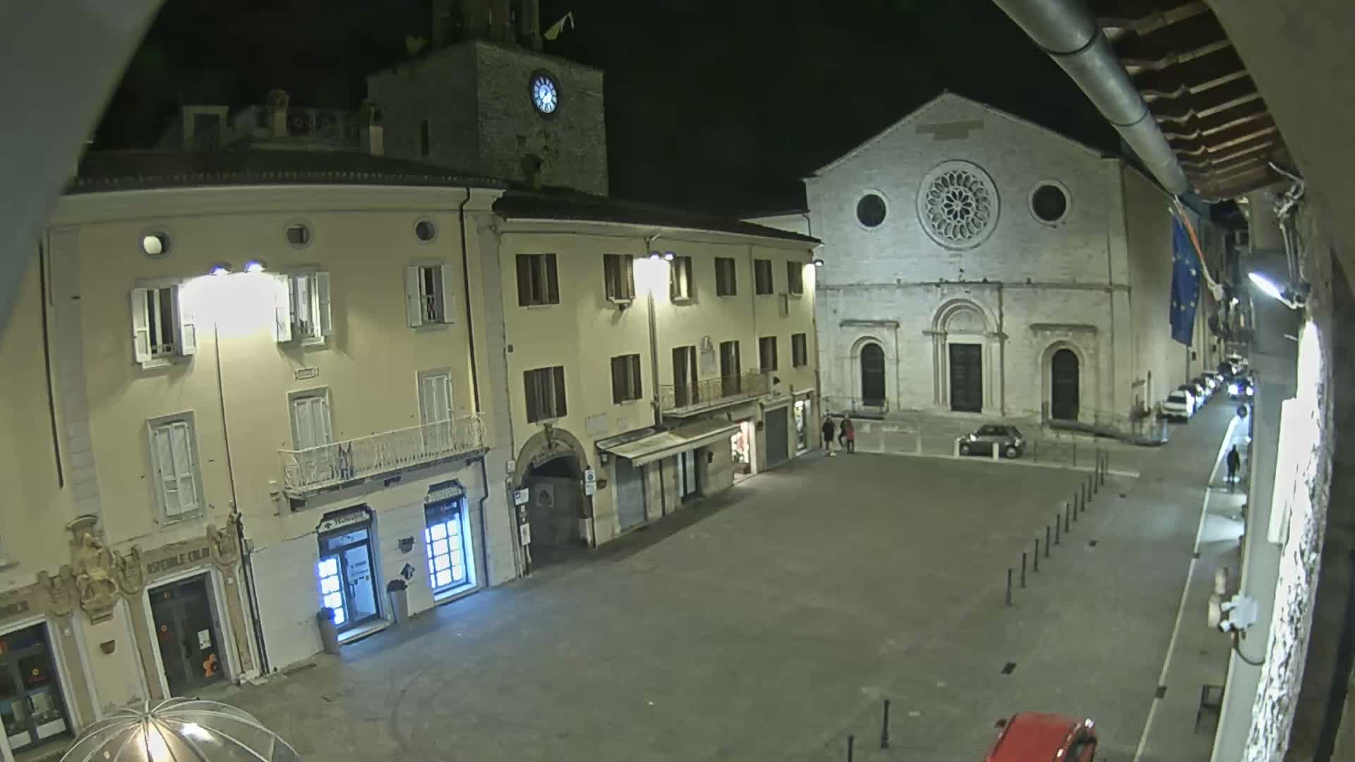 Gualdo Tadino Piazza Martiri della Libertà Square Live Cam - Perugia, Umbria, Italy
